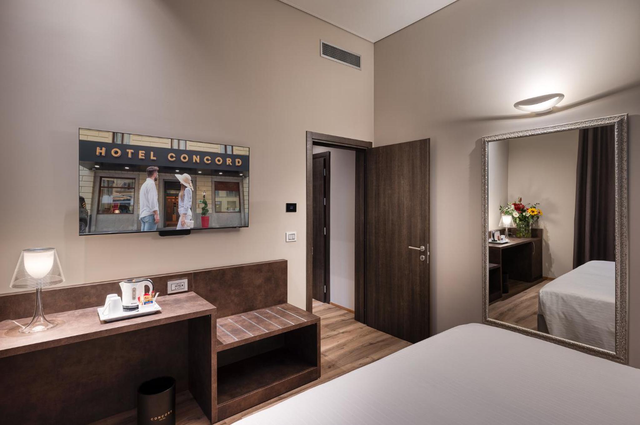 Deluxe Queen Room with Two Queen Beds - Photo 2