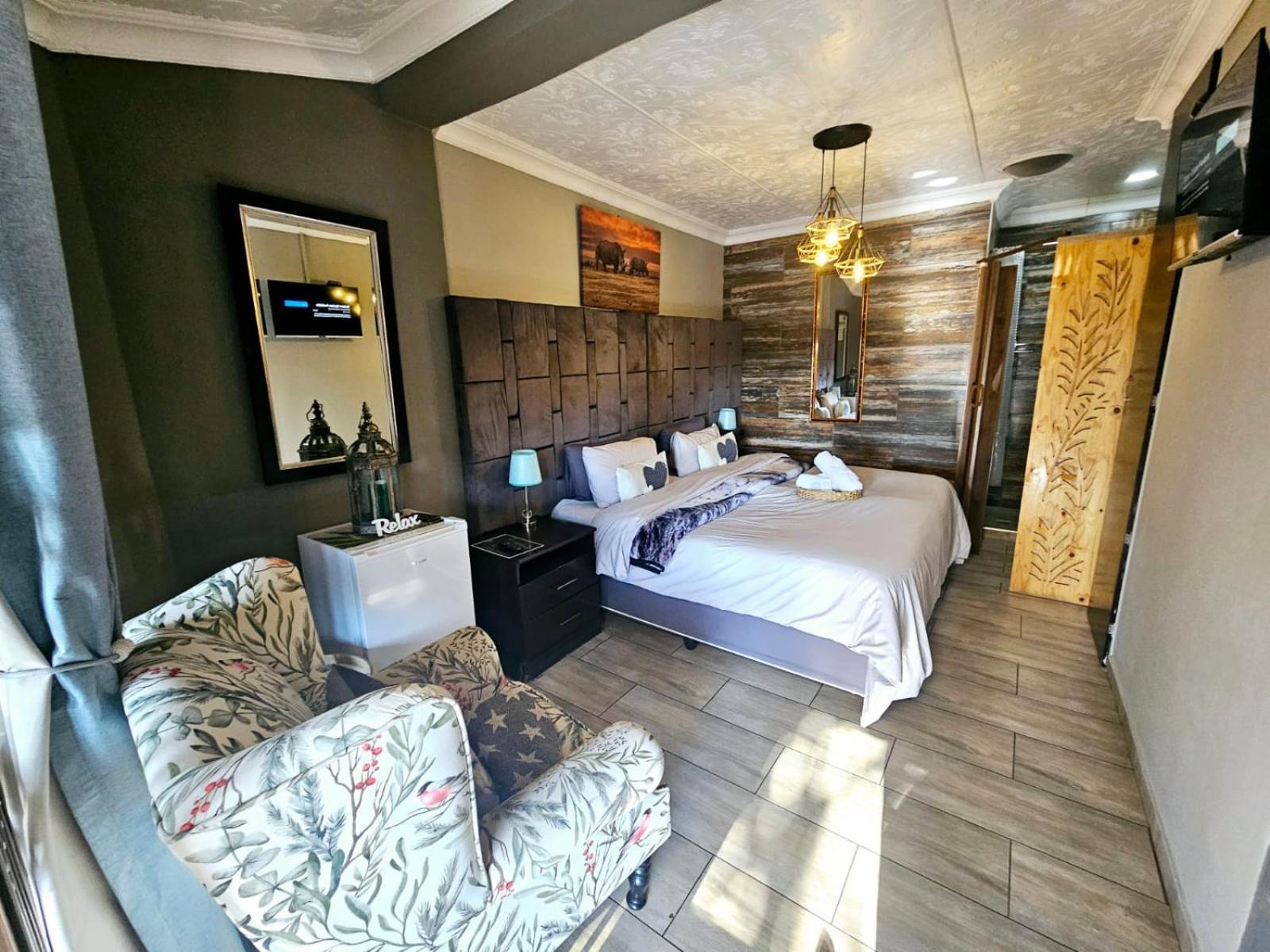 Economy Queen Room - Photo 1