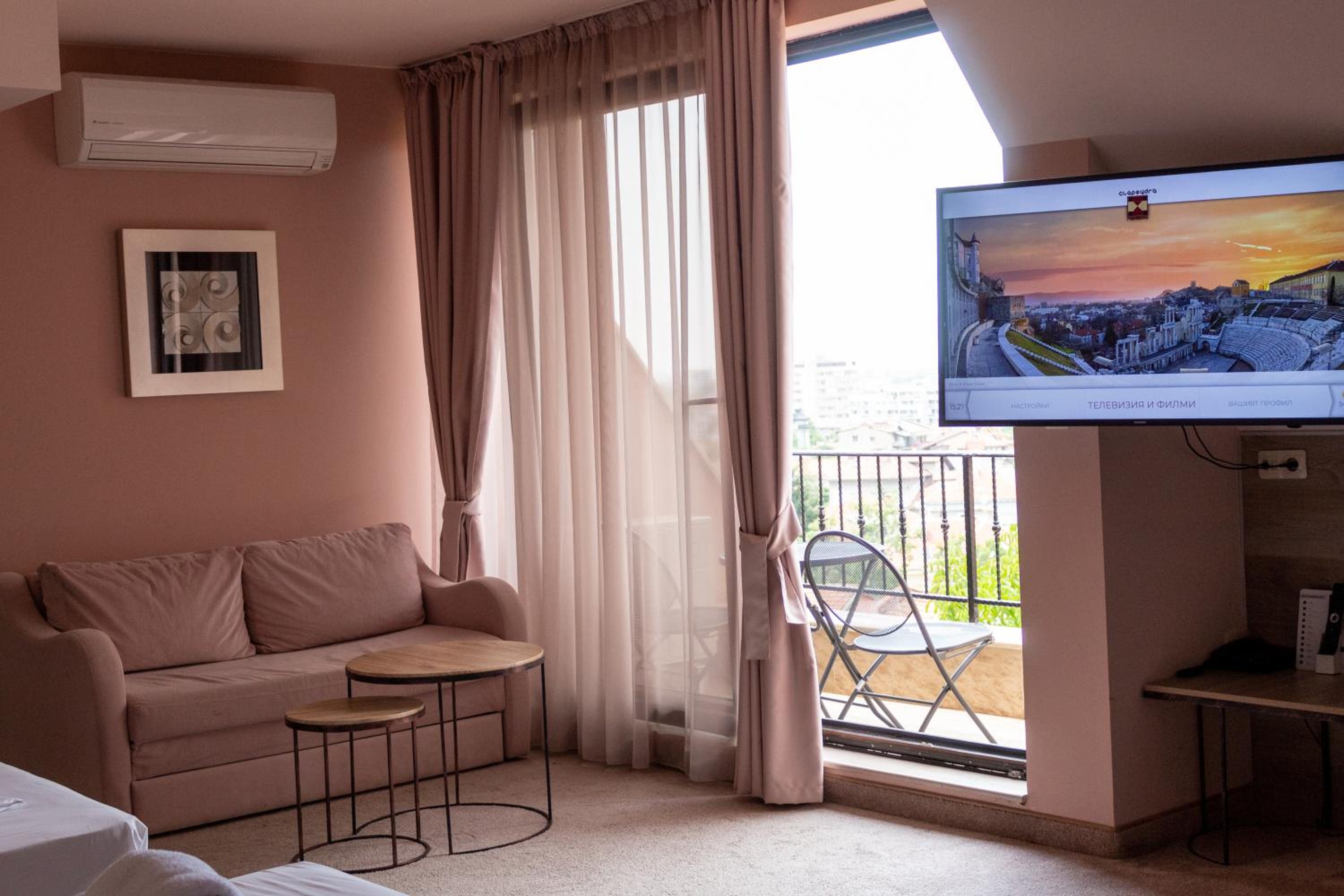 Triple Room with Balcony - Photo 2