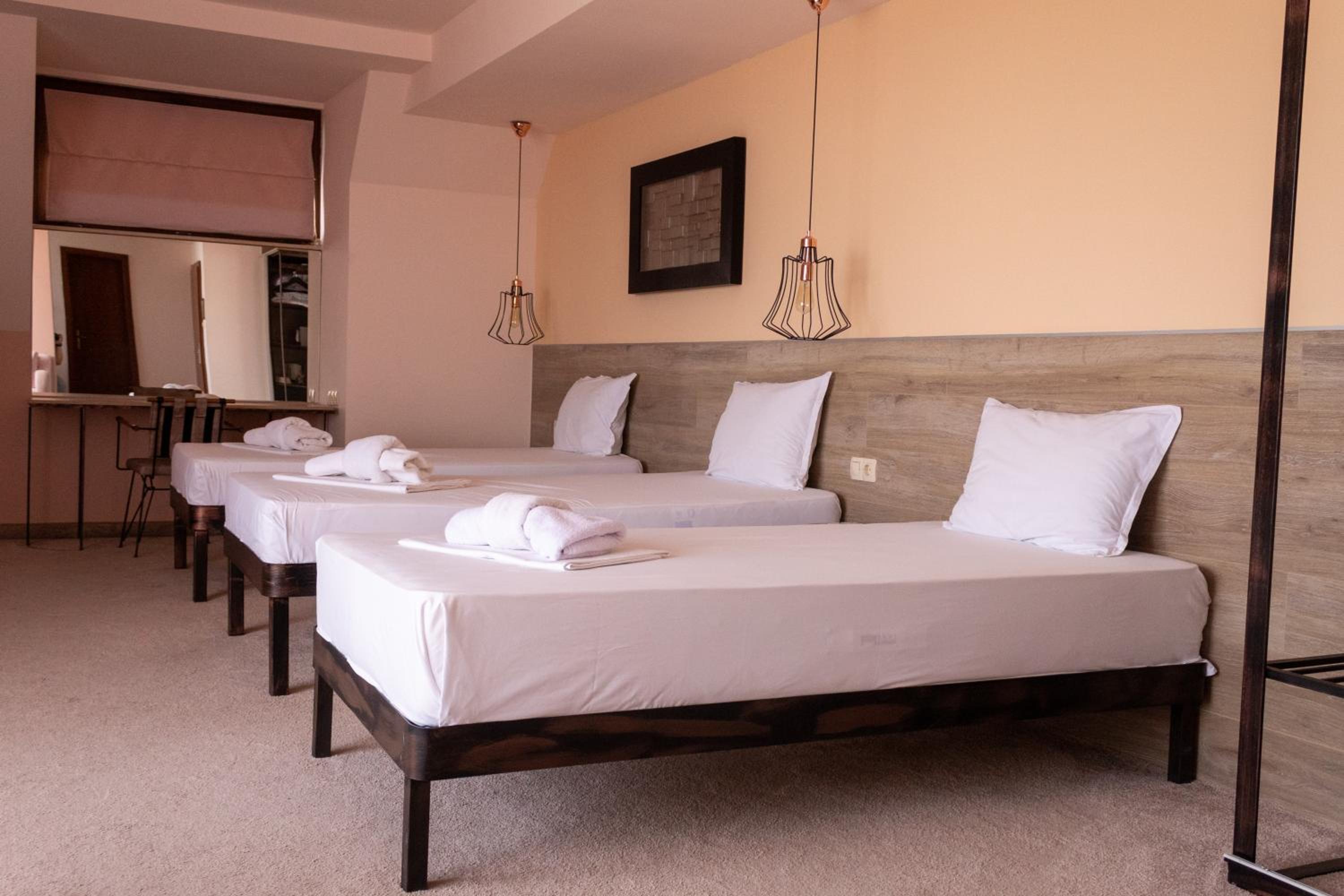 Triple Room with Balcony - Photo 1