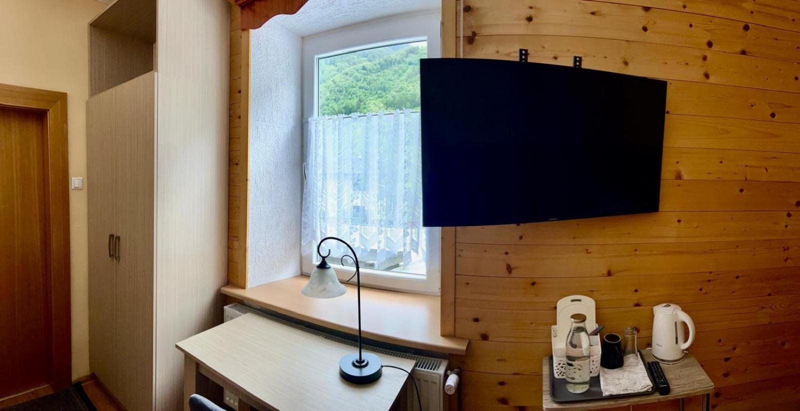 Small Single Room photo 3