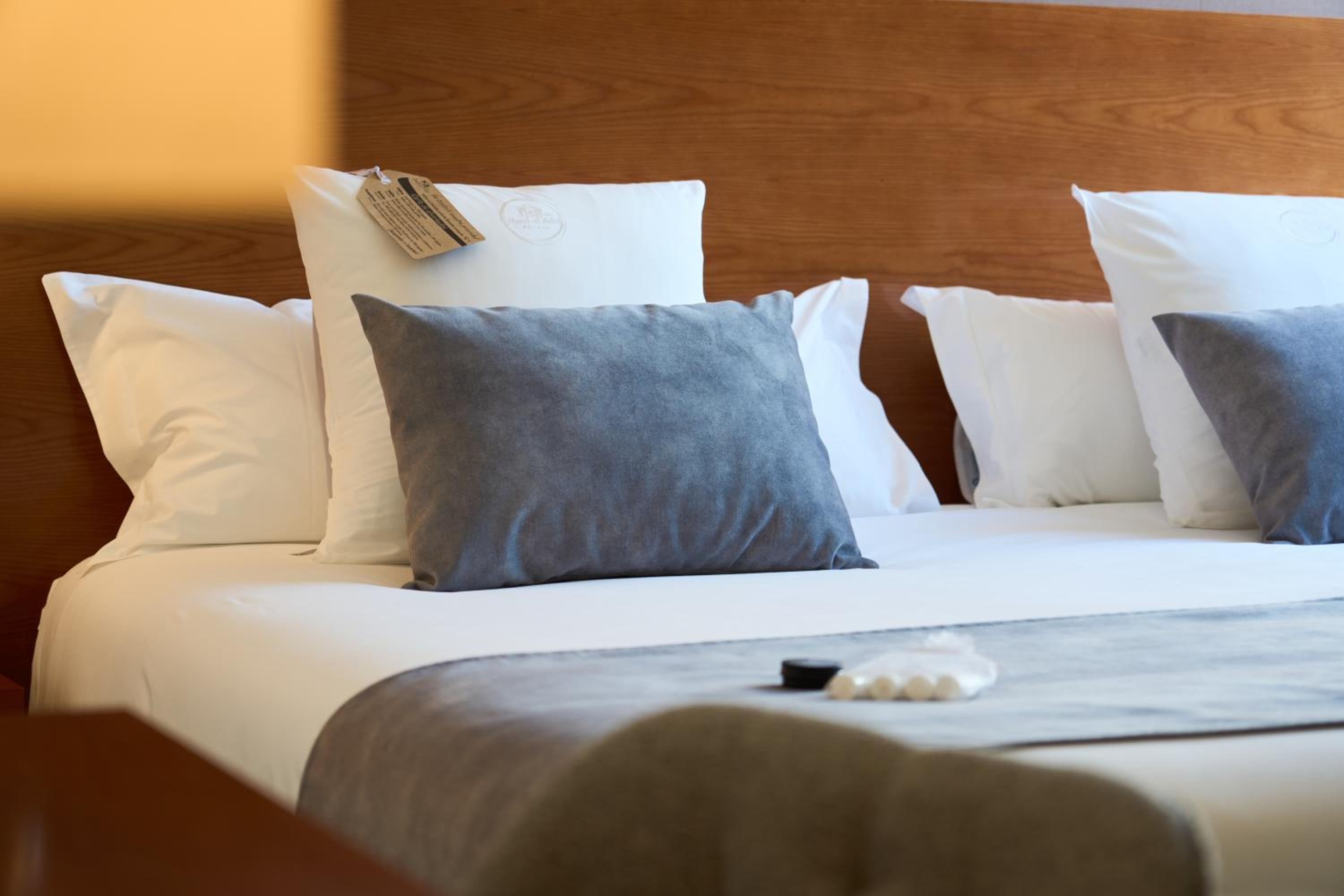 Double or Twin Room - Photo 4
