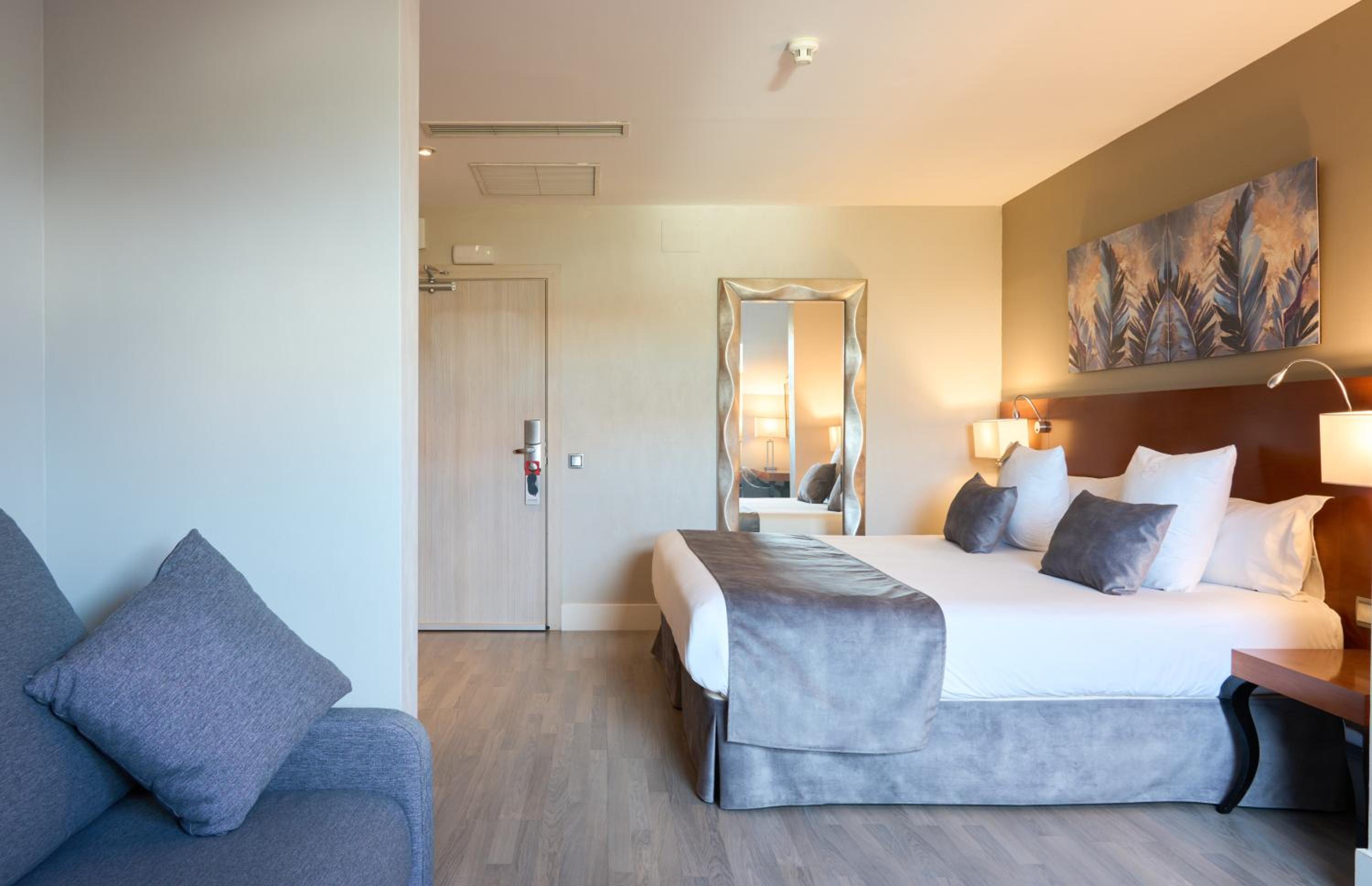 Double or Twin Room with Extra Bed - Photo 4