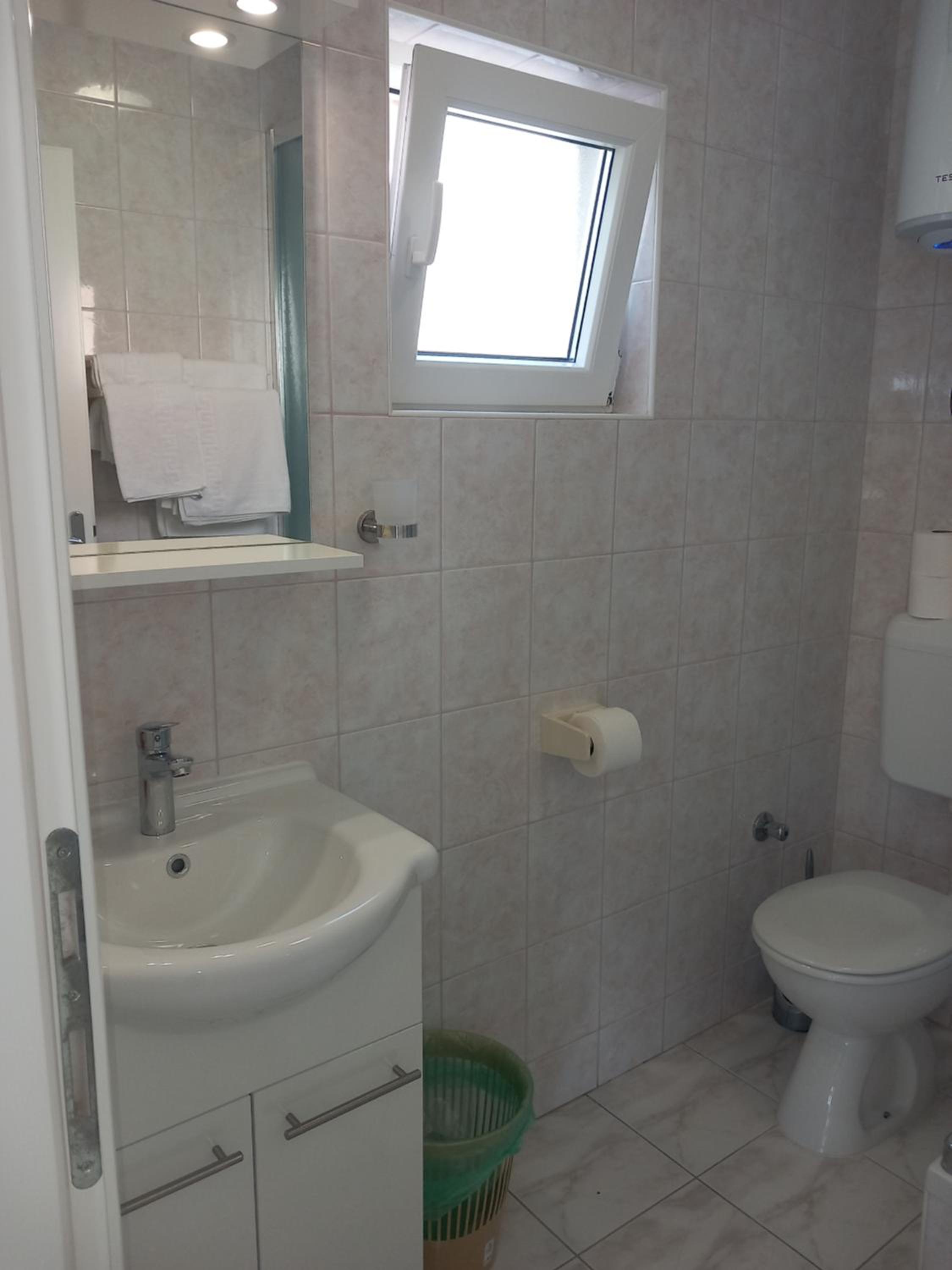 Apartment with Balcony - Photo 2