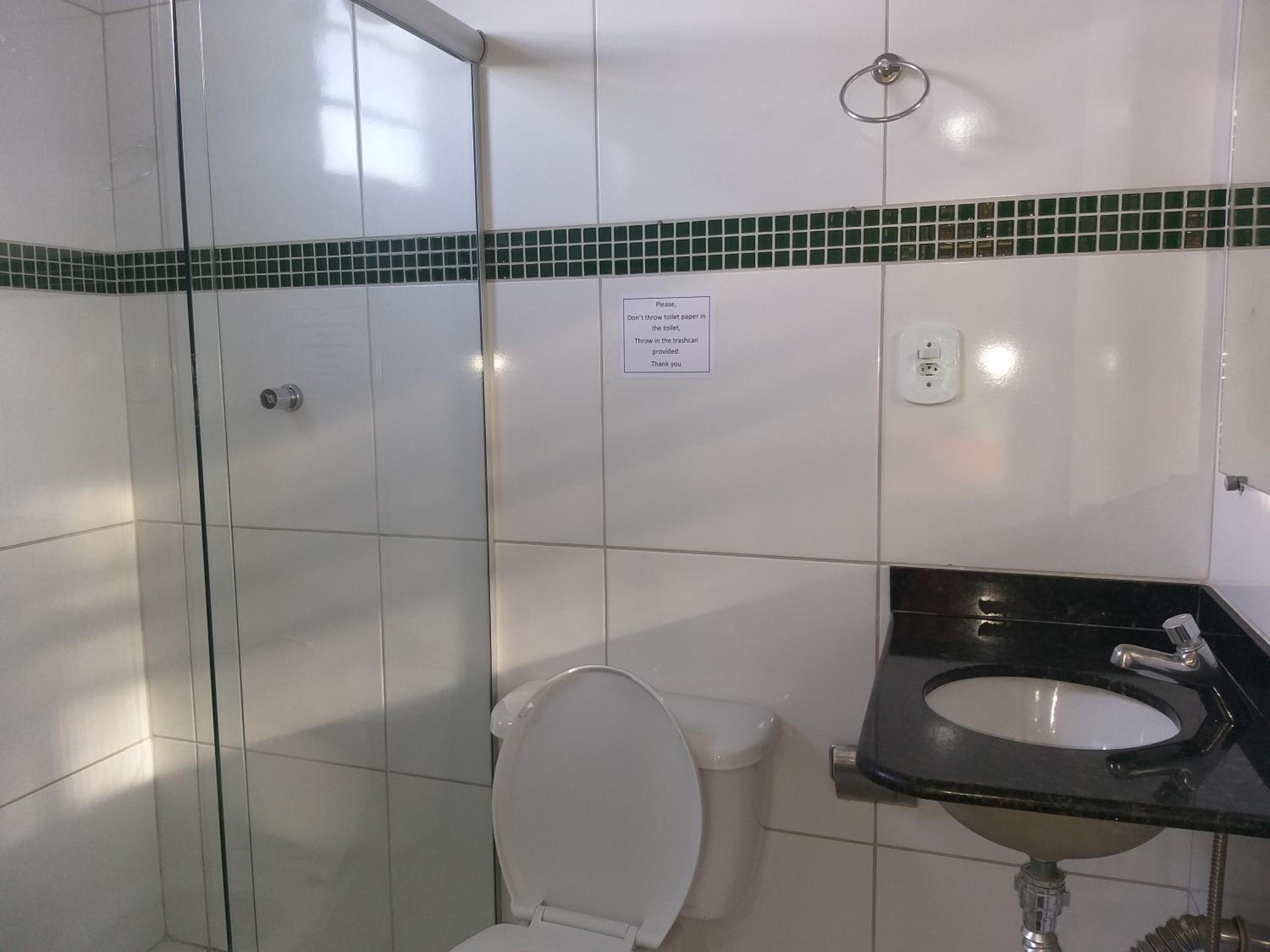 Quadruple Room with Private Bathroom photo 3