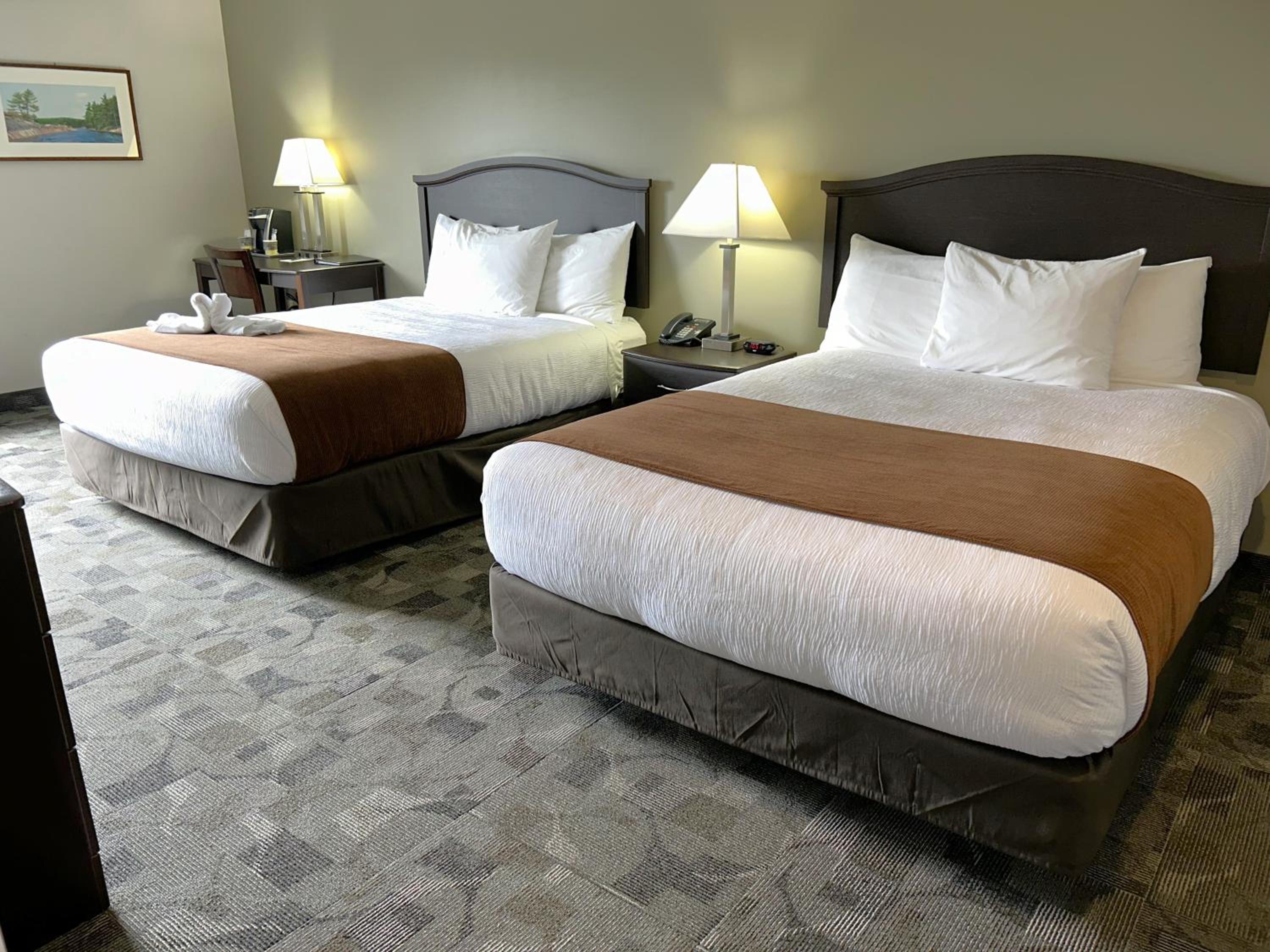 Deluxe Queen Room with Two Queen Beds photo 1