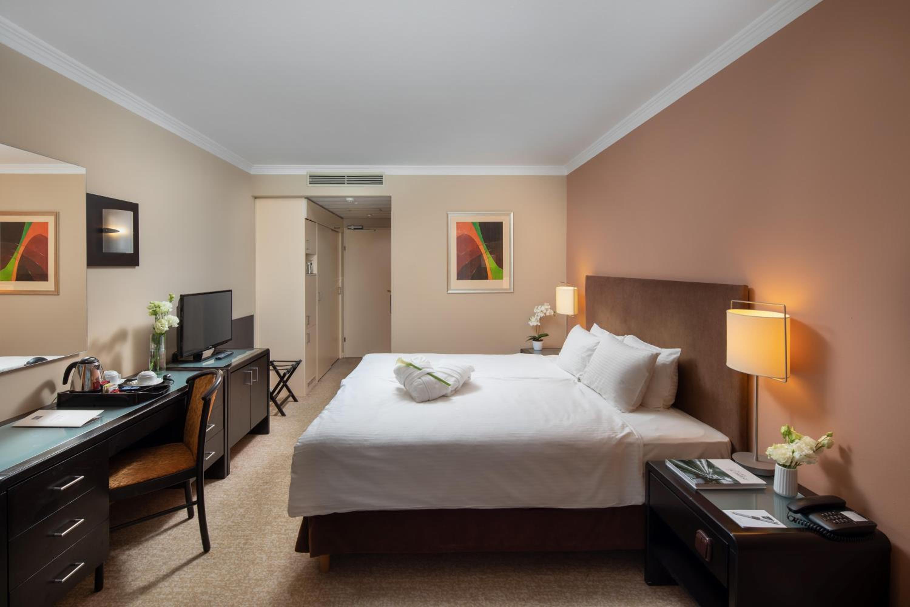 Superior King Room - Photo 1