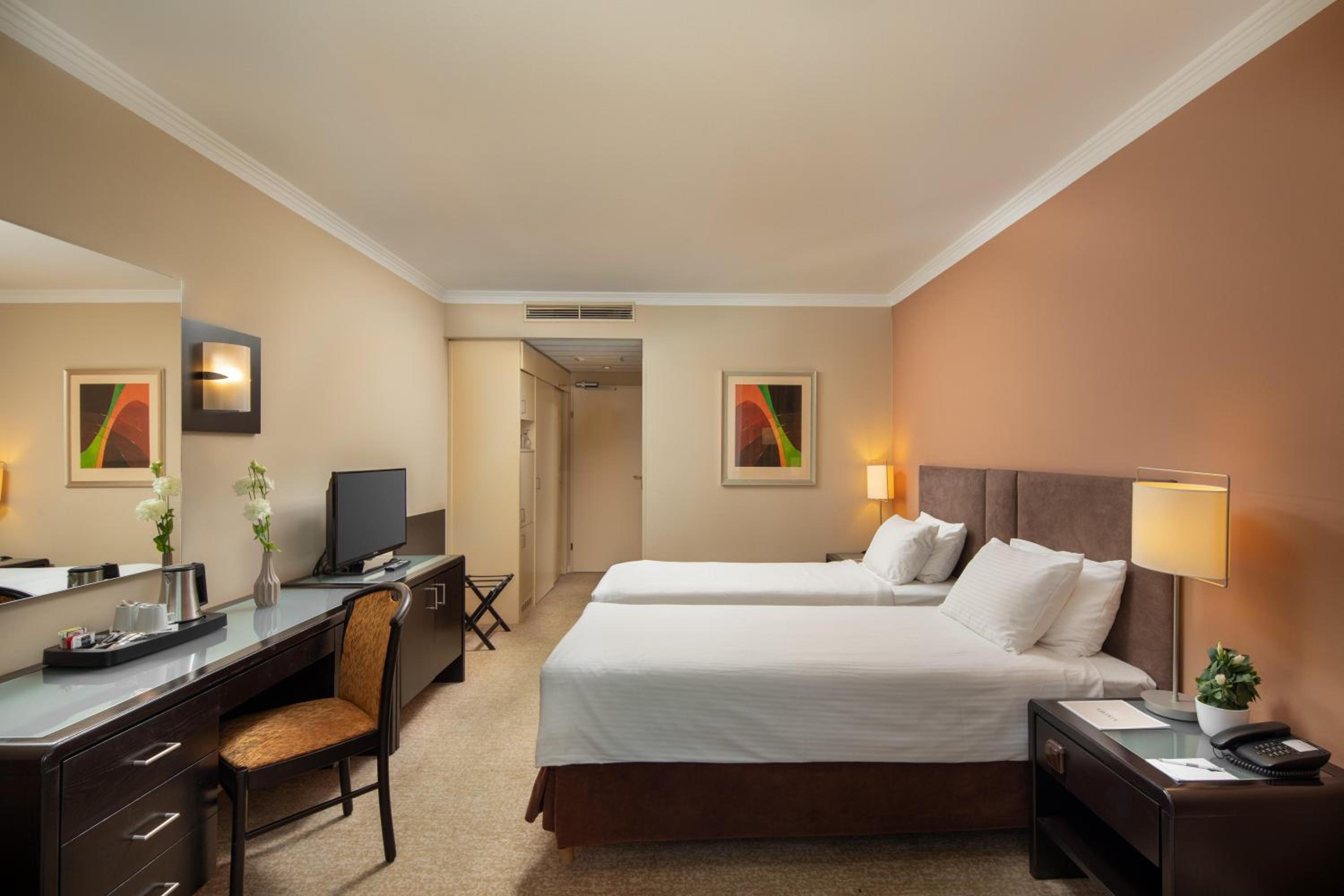 Classic Twin Room - Photo 4