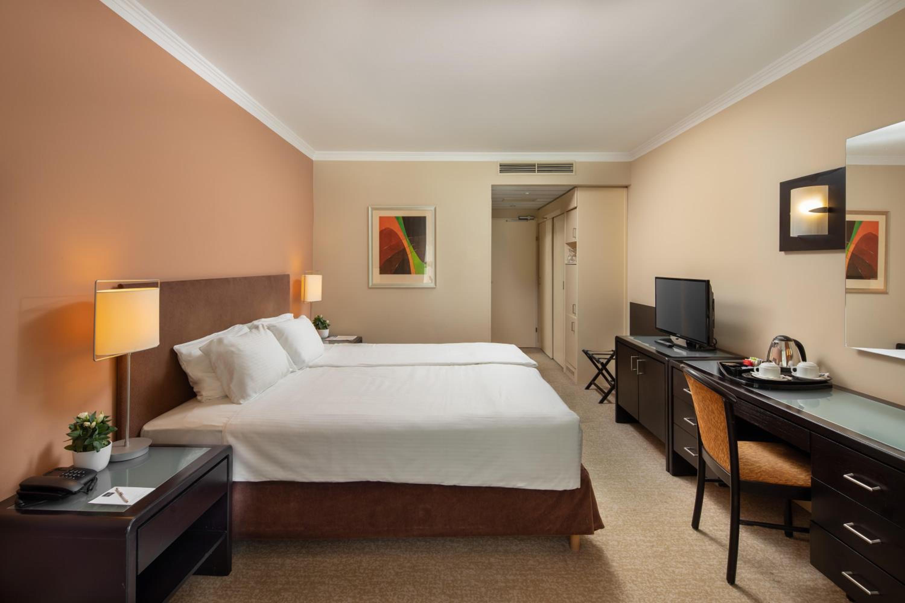 Classic King Room - Photo 2