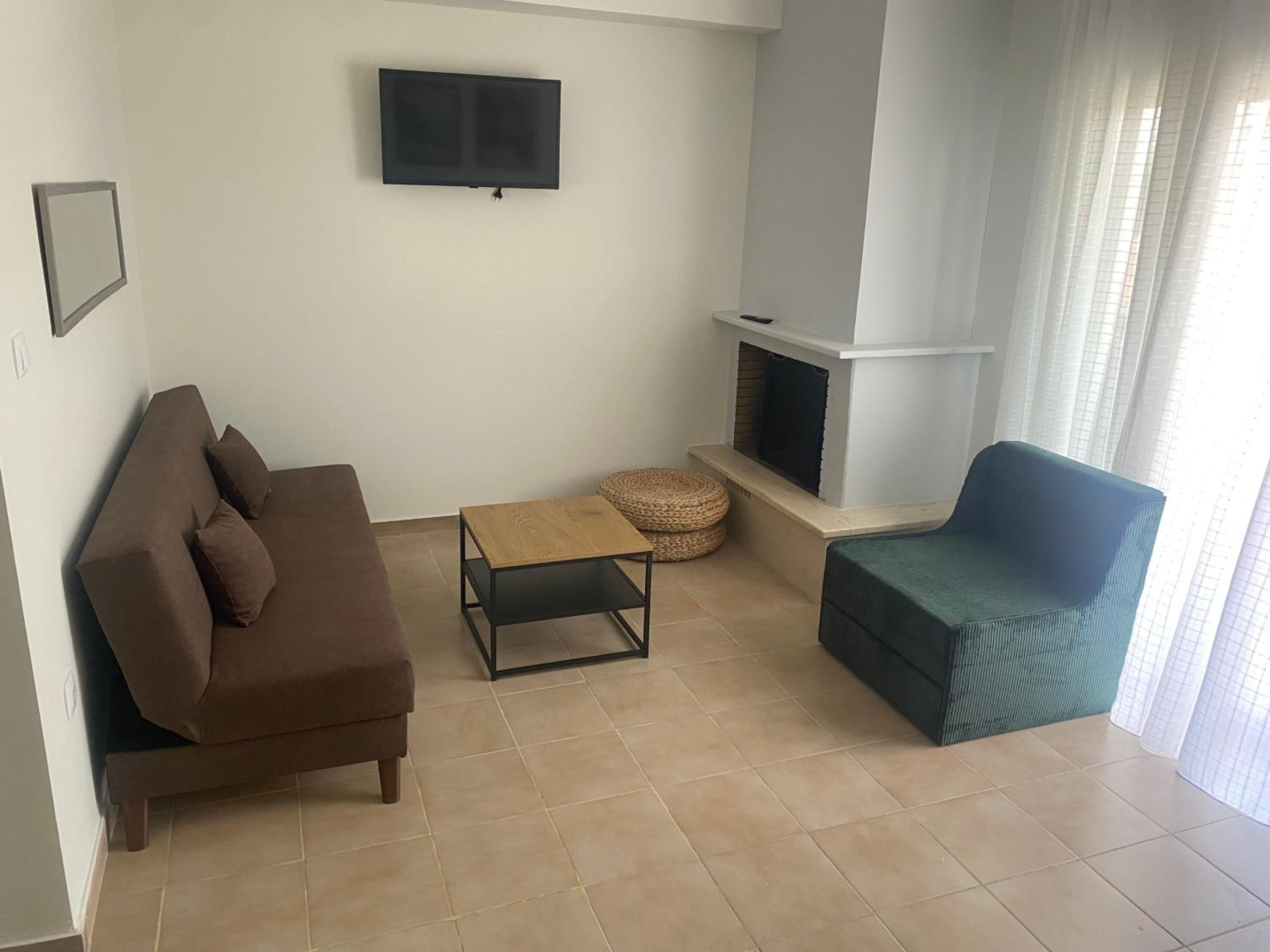 One-Bedroom Apartment - Sea Side