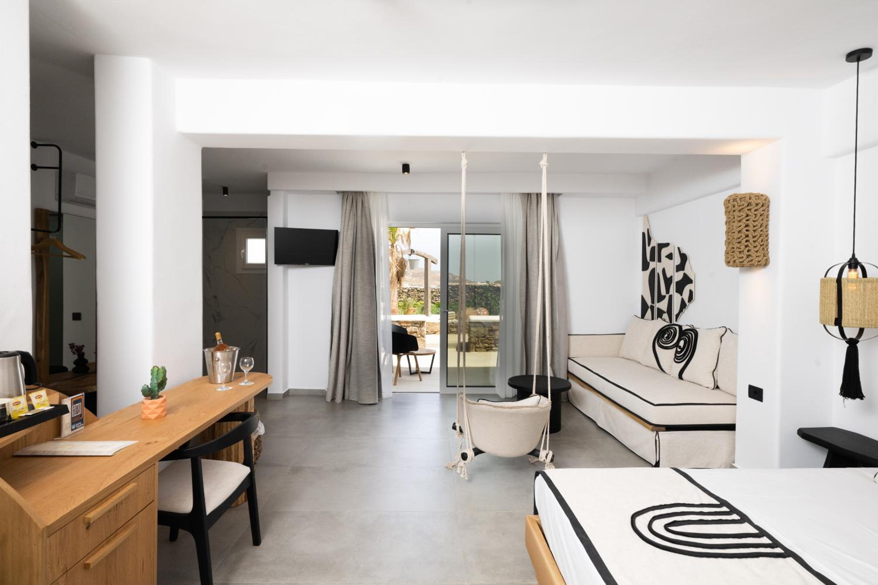 Junior Suite with Garden View - Photo 3