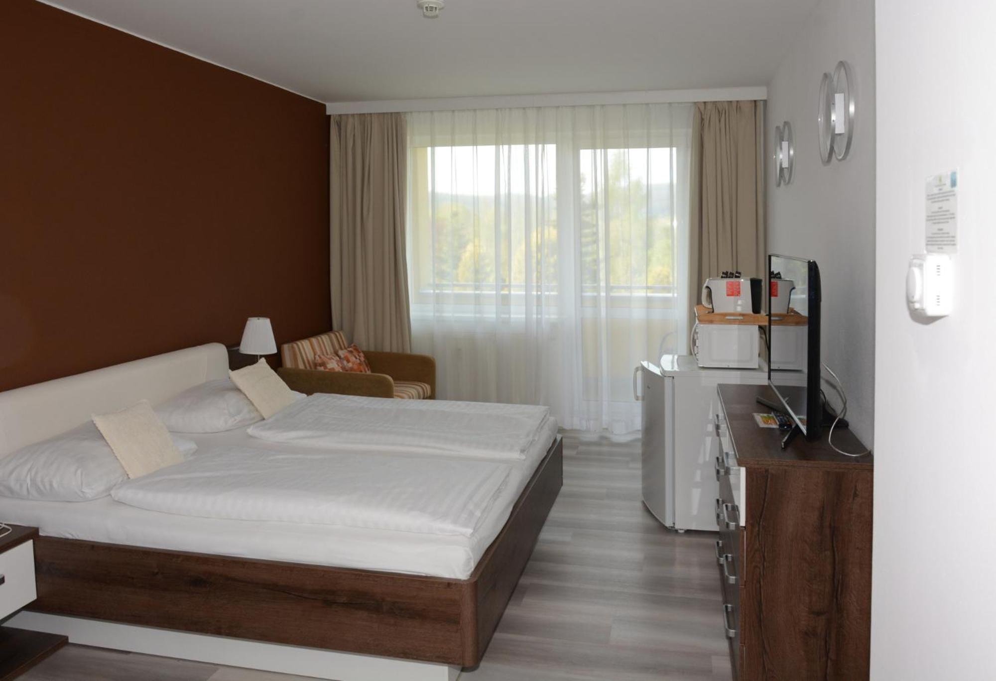 Deluxe Double Room with Extra Bed - Photo 3