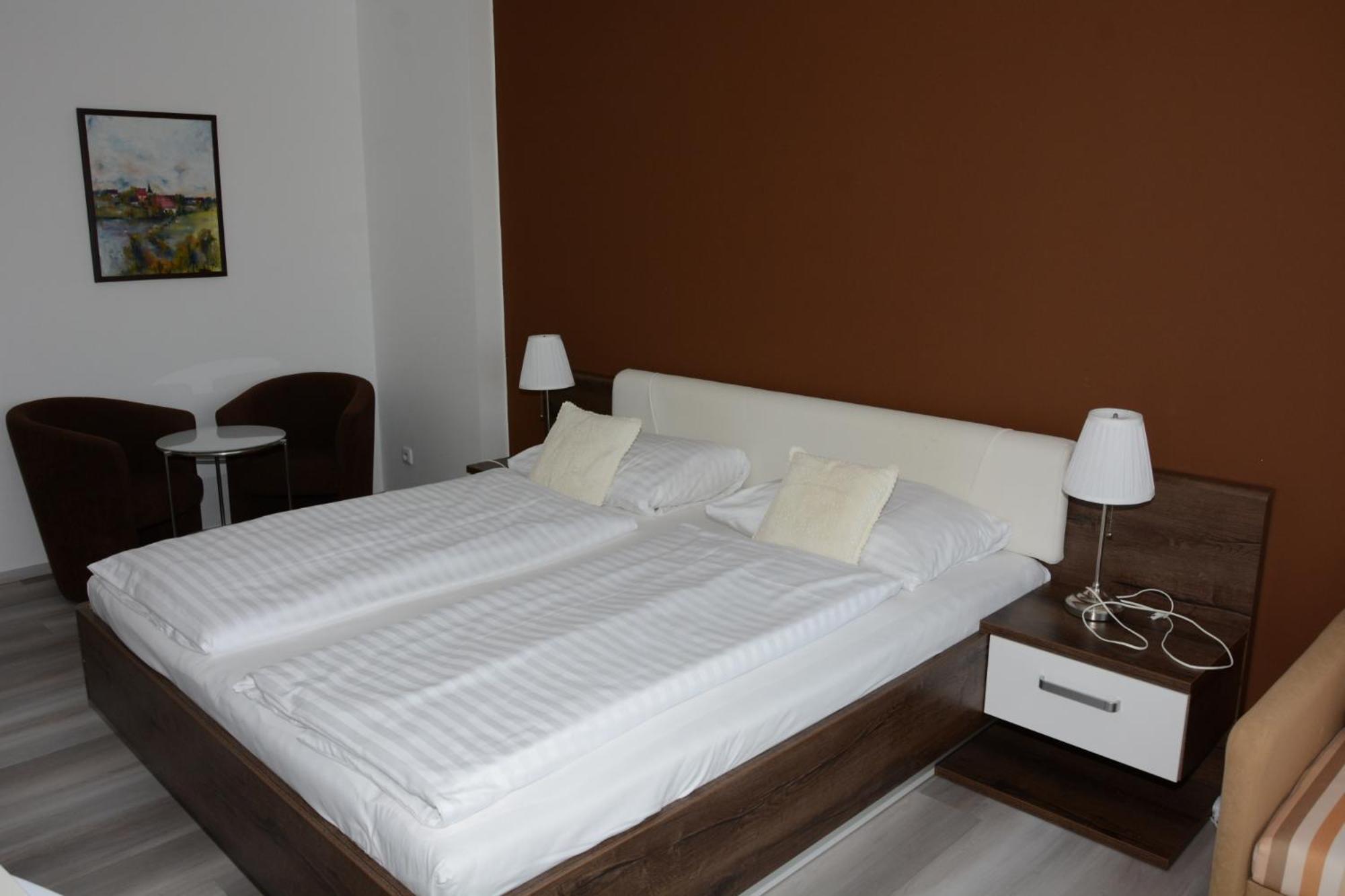 Deluxe Double Room with Extra Bed - Photo 2