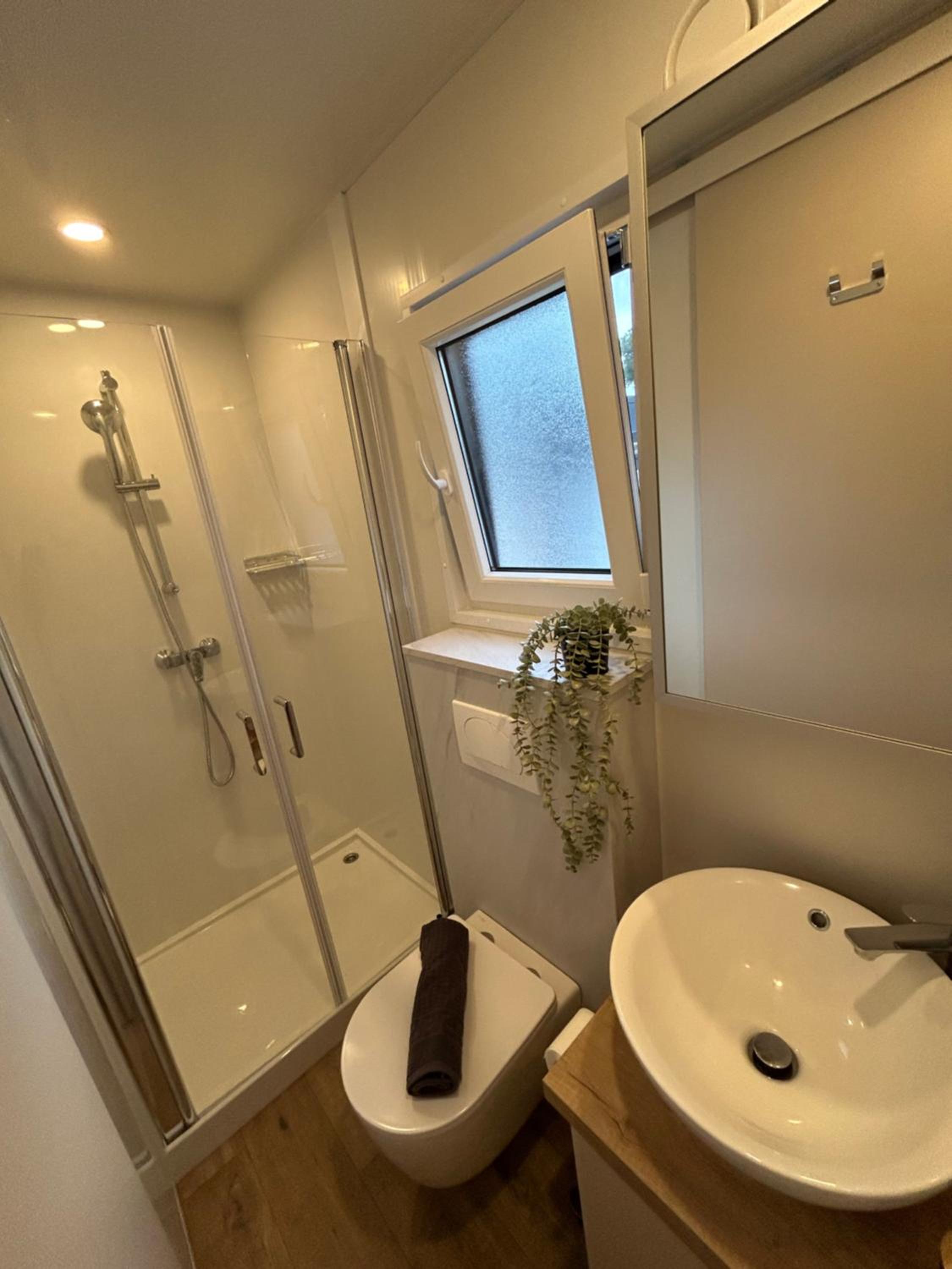 Mobile Home photo 2