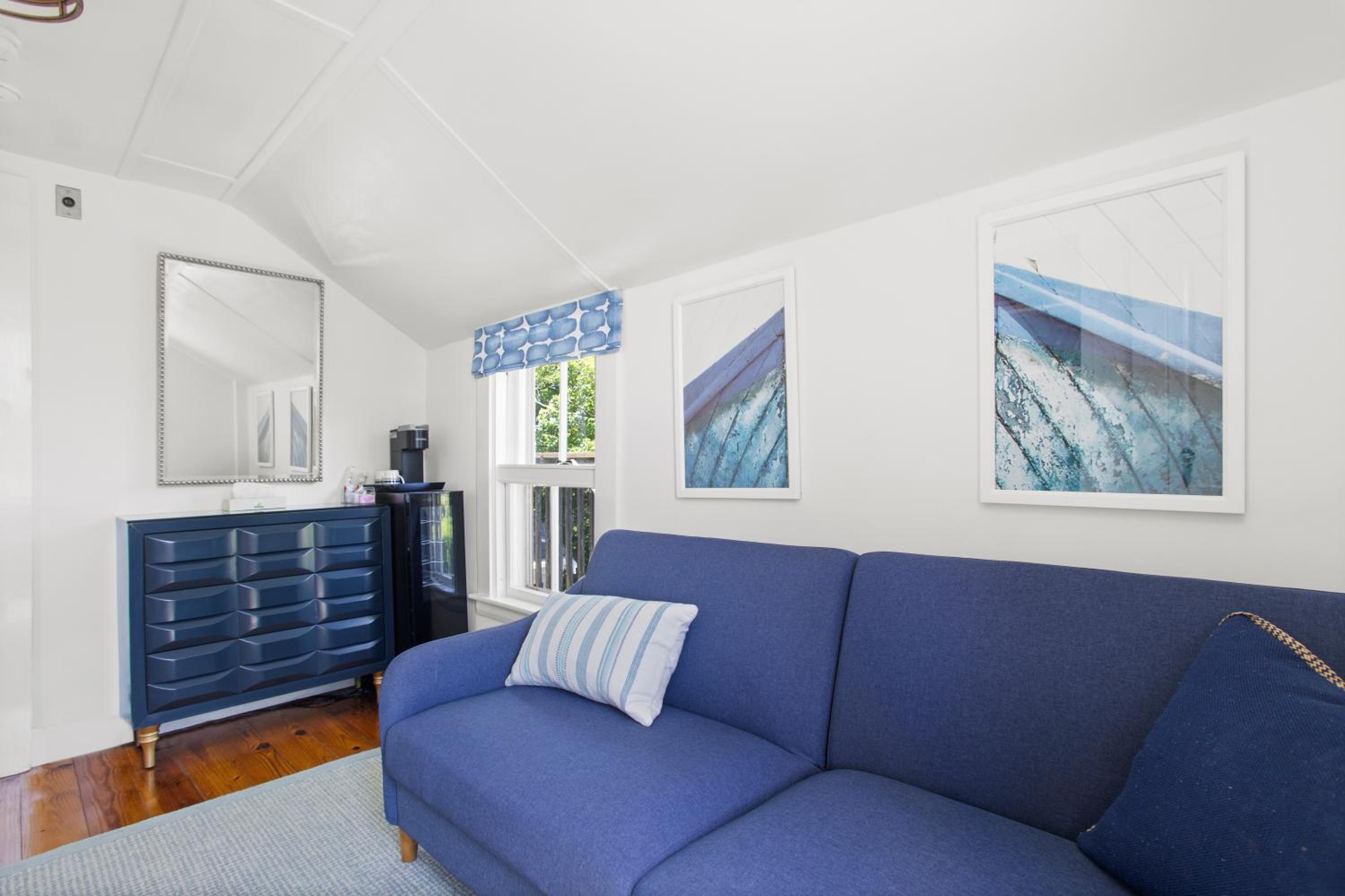 Deluxe King Suite