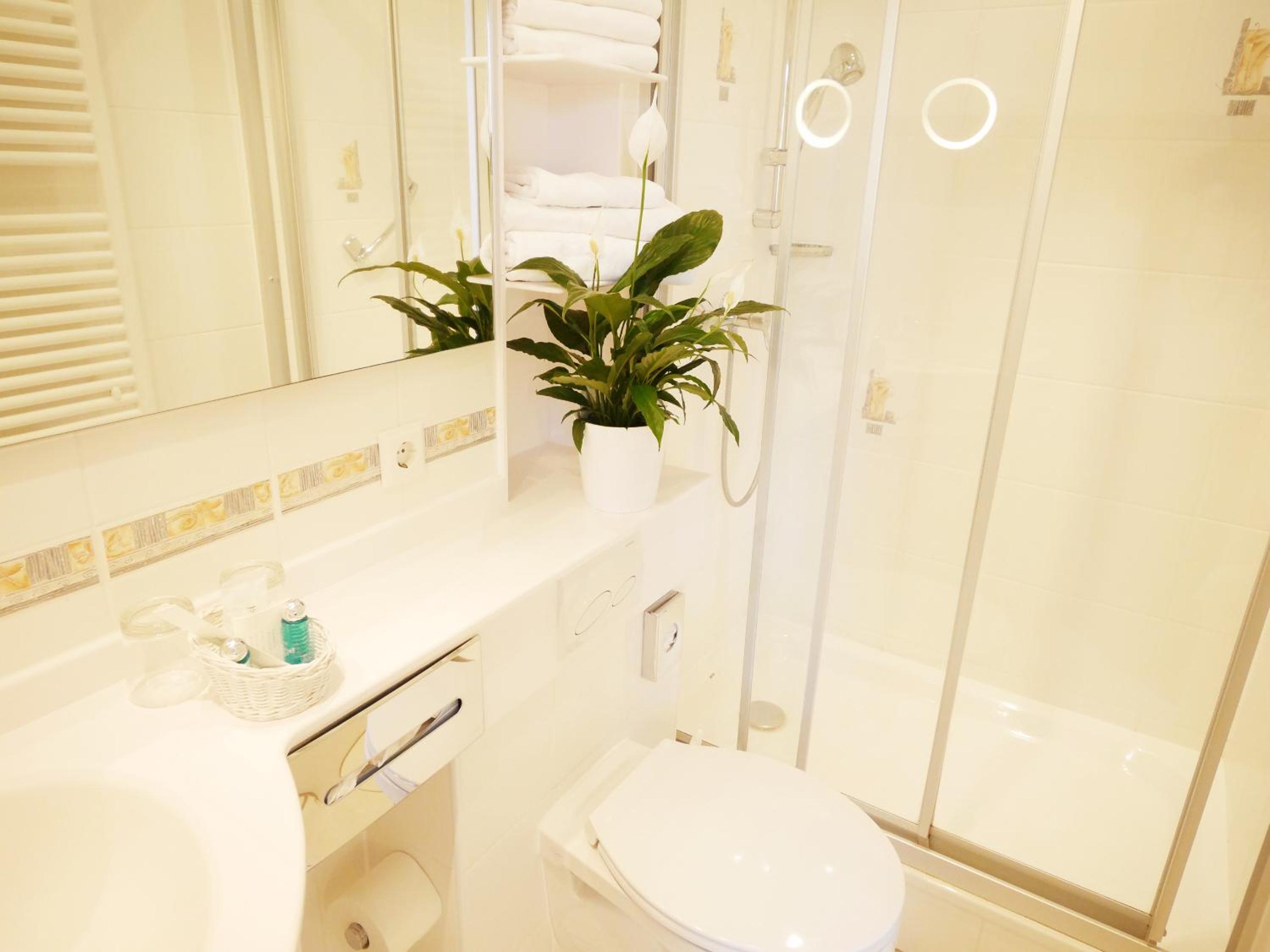 Standard Double Room - Photo 2