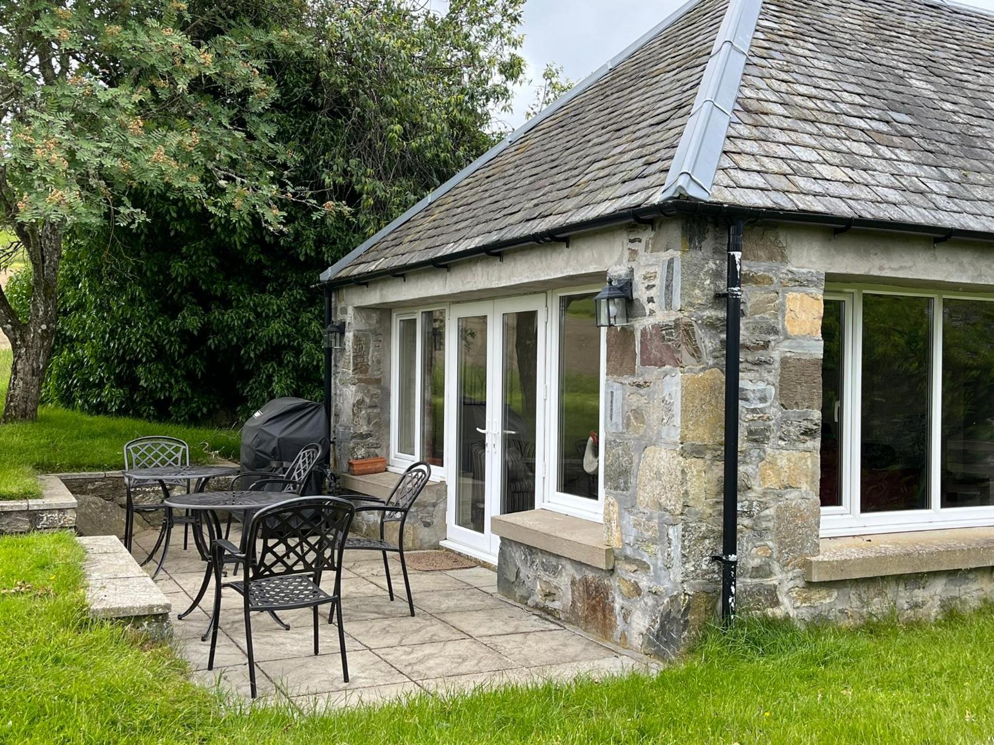 Three-Bedroom House photo 2