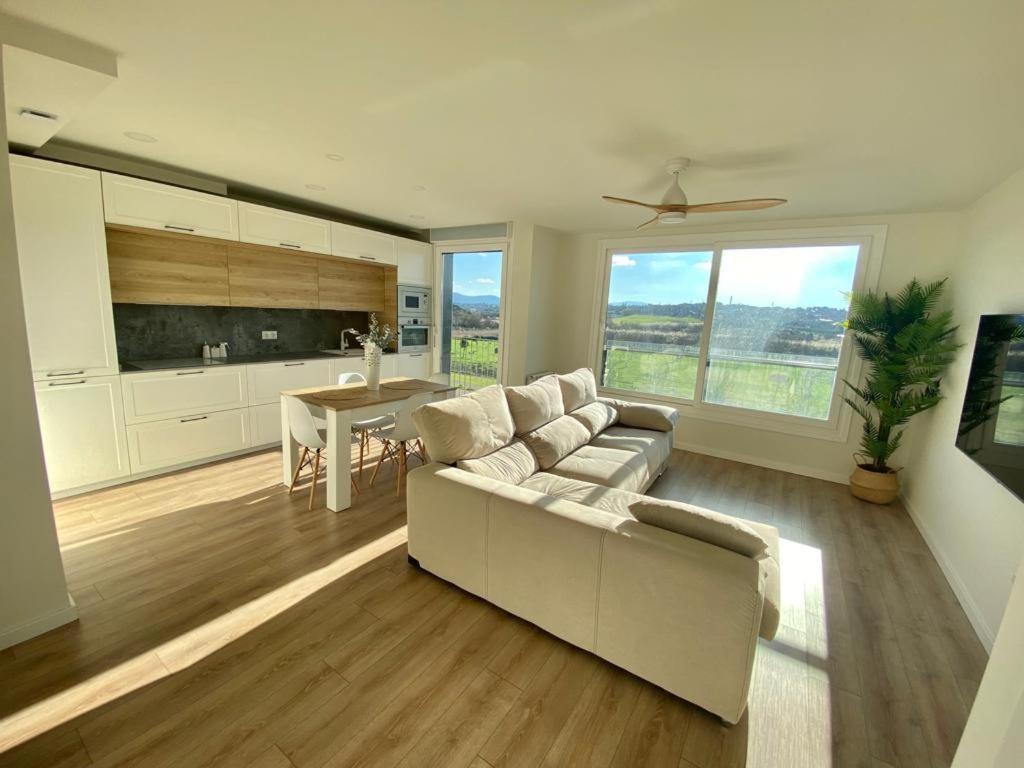 Apartamento de Dos Habitaciones con Vista
