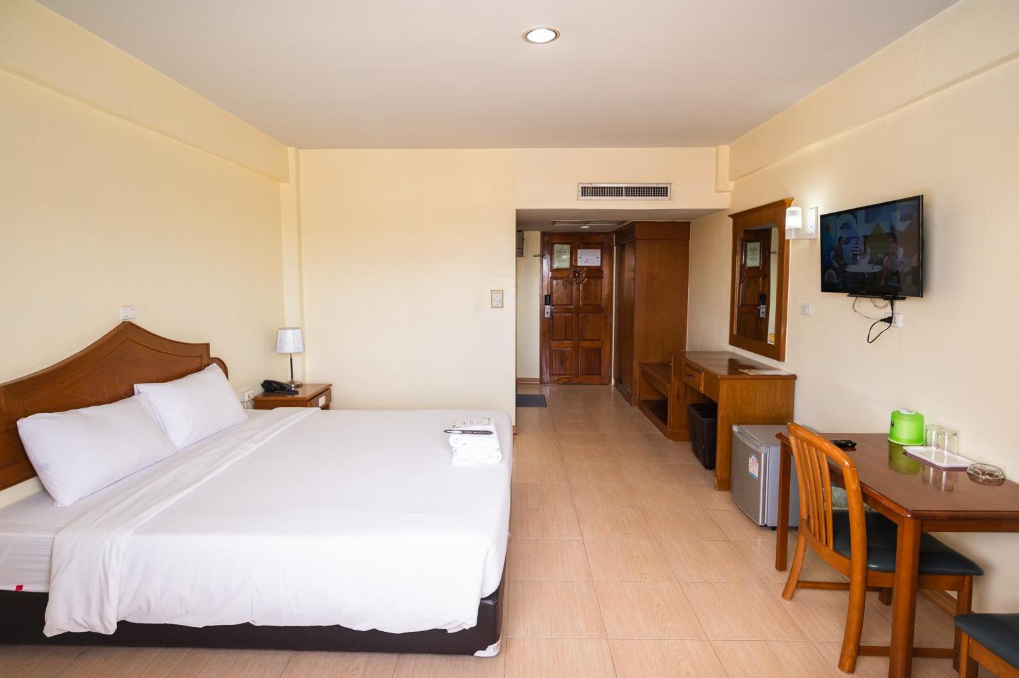 Standard Double Room - Photo 9