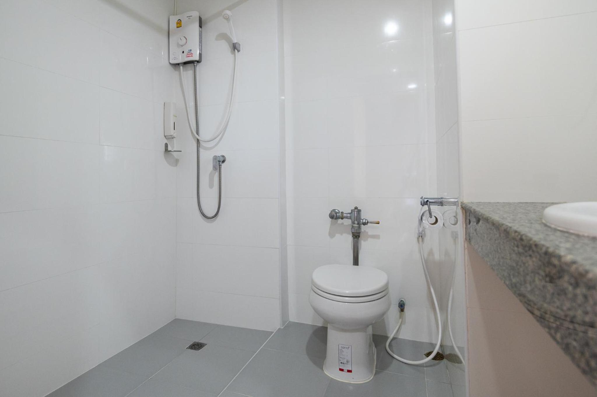 Standard Twin Room - Photo 2