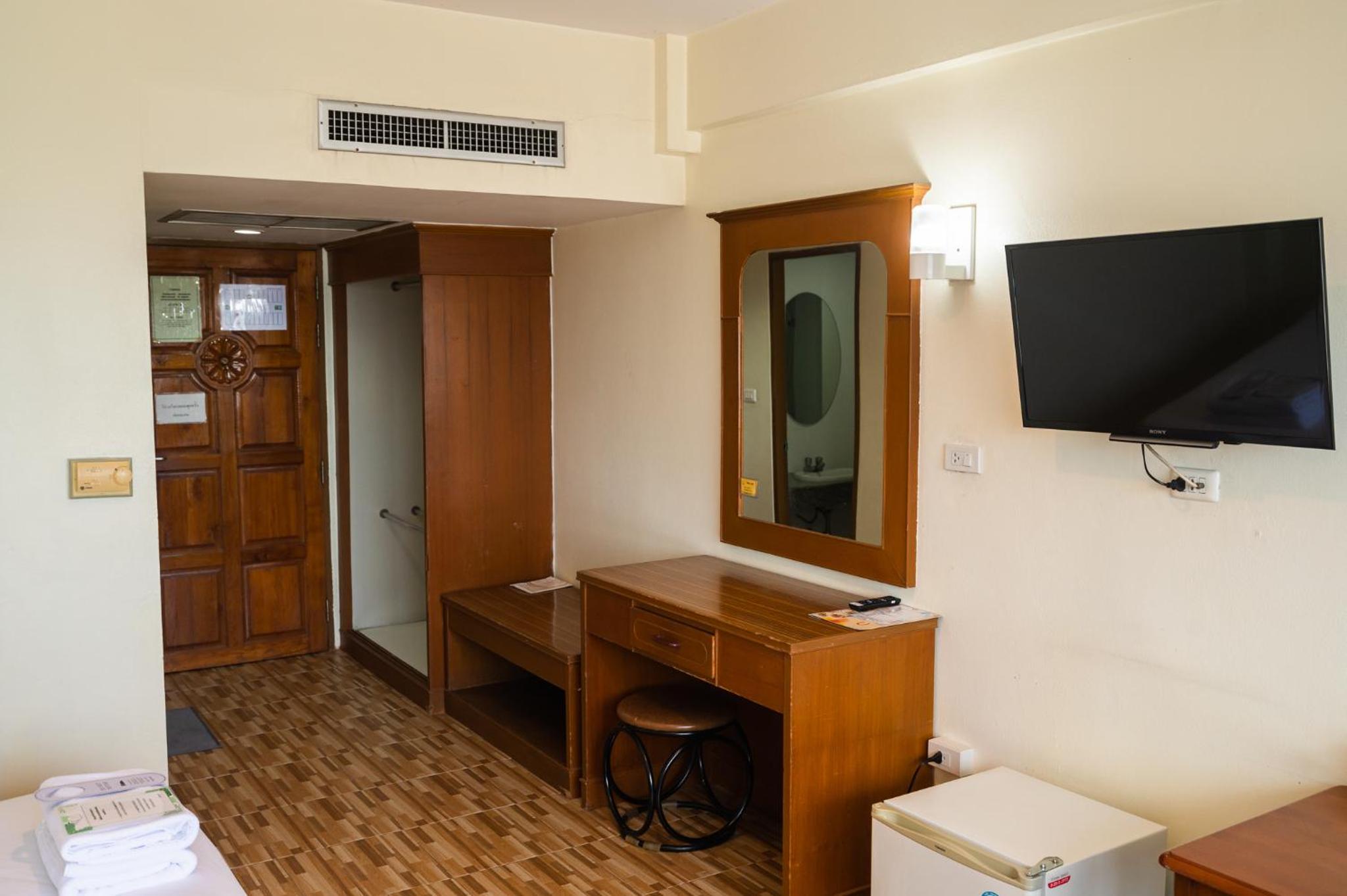 Standard Twin Room - Photo 3