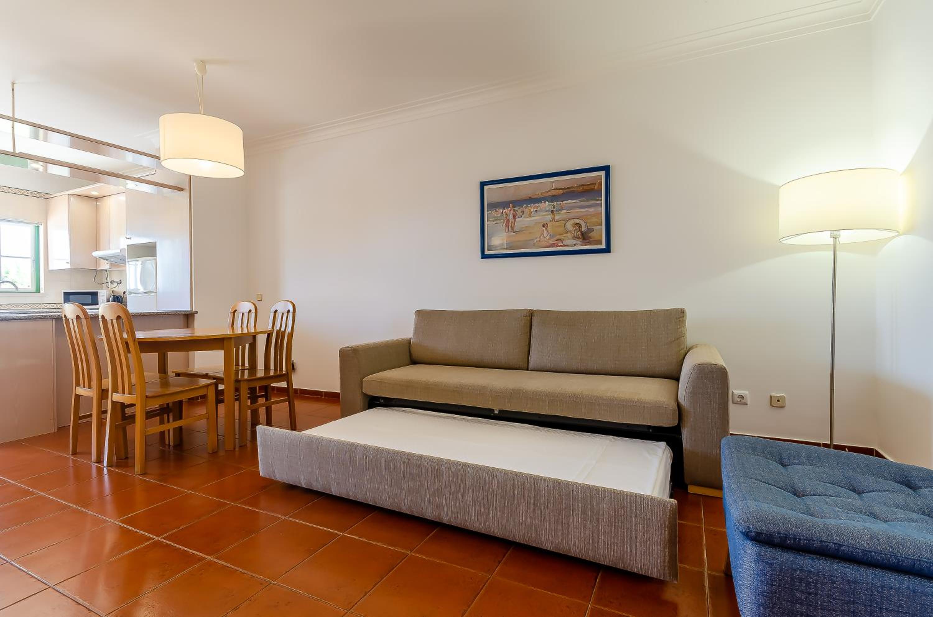 One-Bedroom Apartment with Balcony photo 3