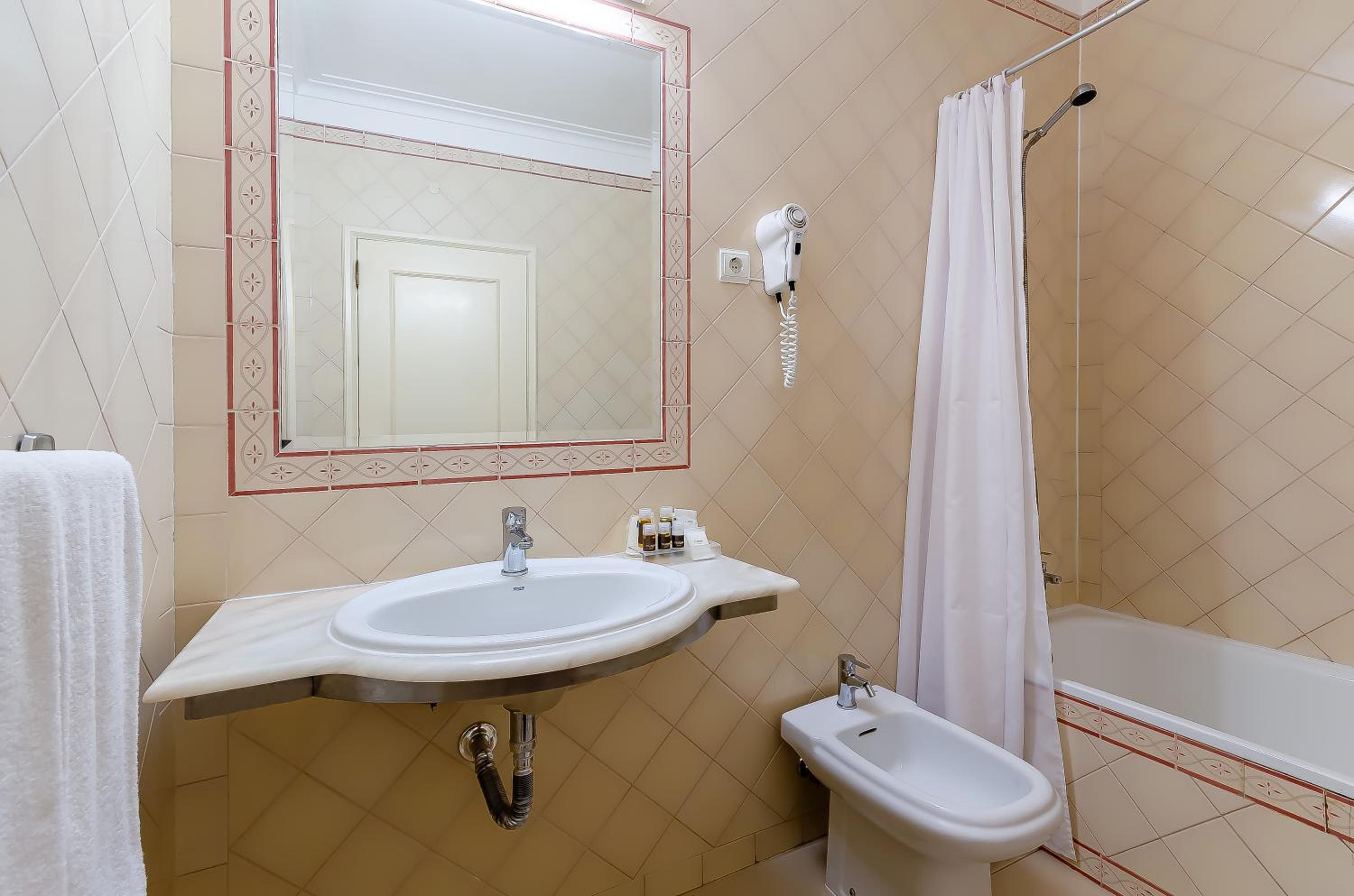 Special Offer - Two-Bedroom Apartment with Balcony photo 3