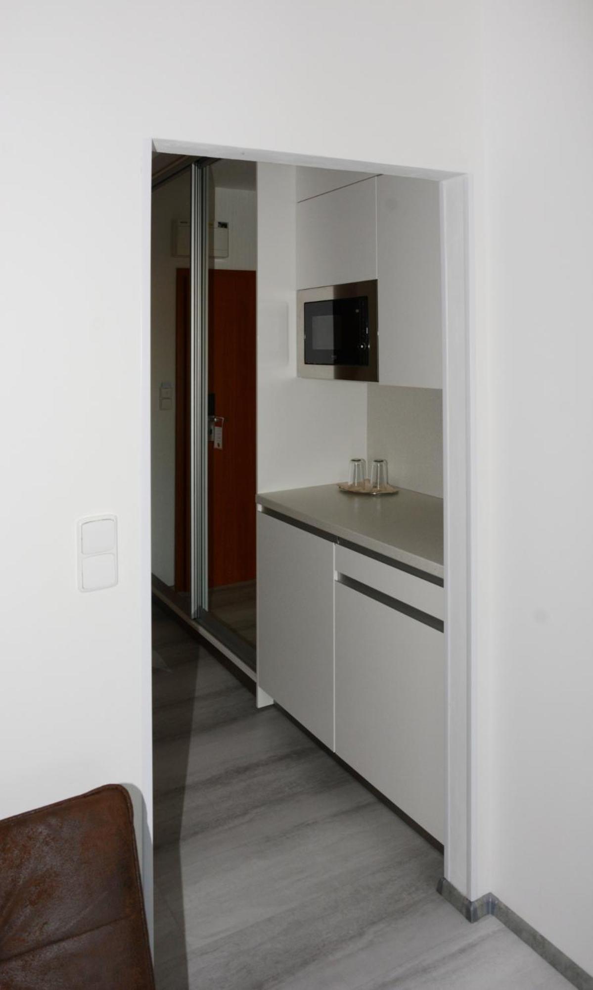 Deluxe Double Room (2 Adults + 1 Child) - Photo 6