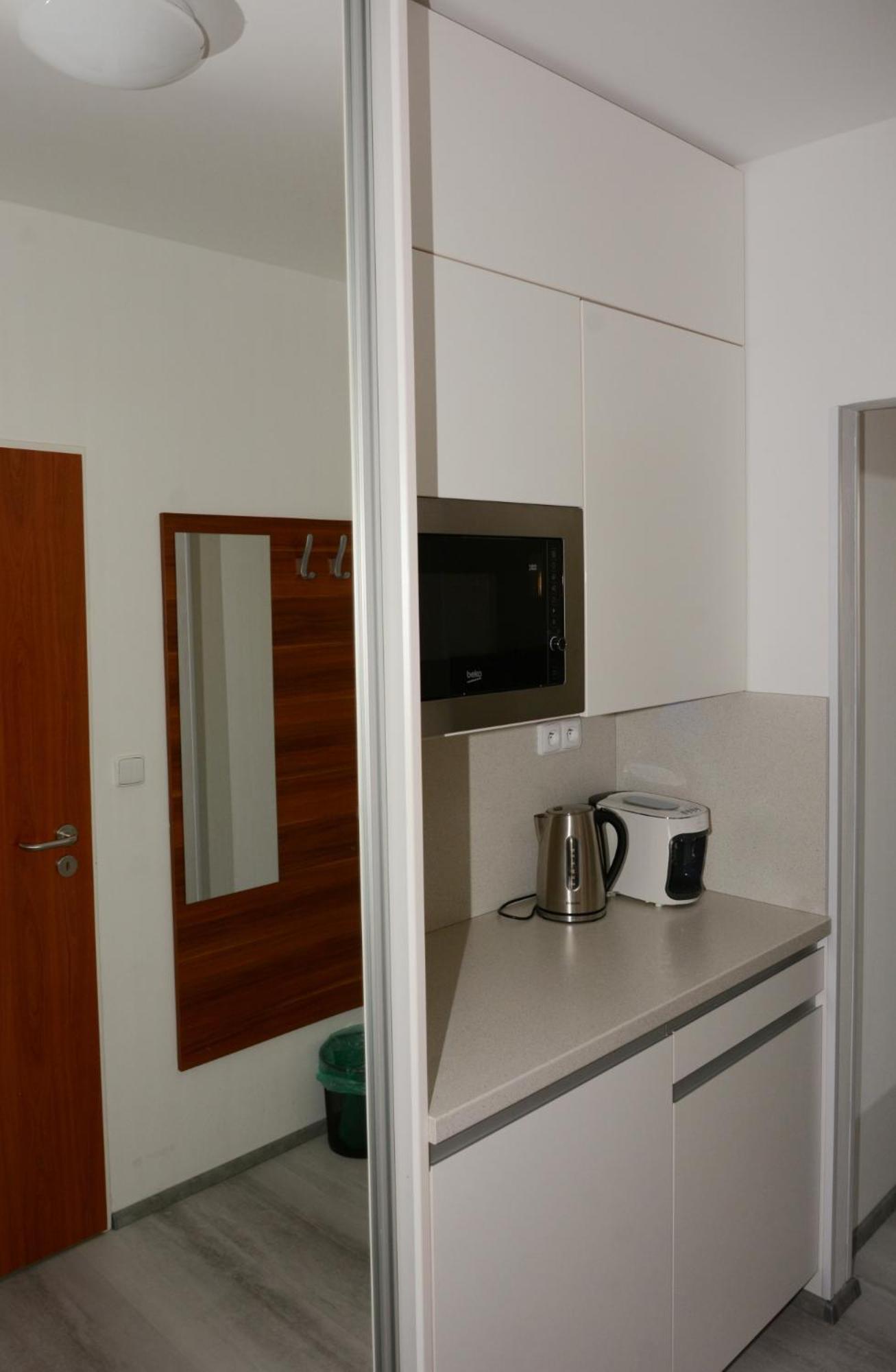 Deluxe Double Room (2 Adults + 1 Child) - Photo 4