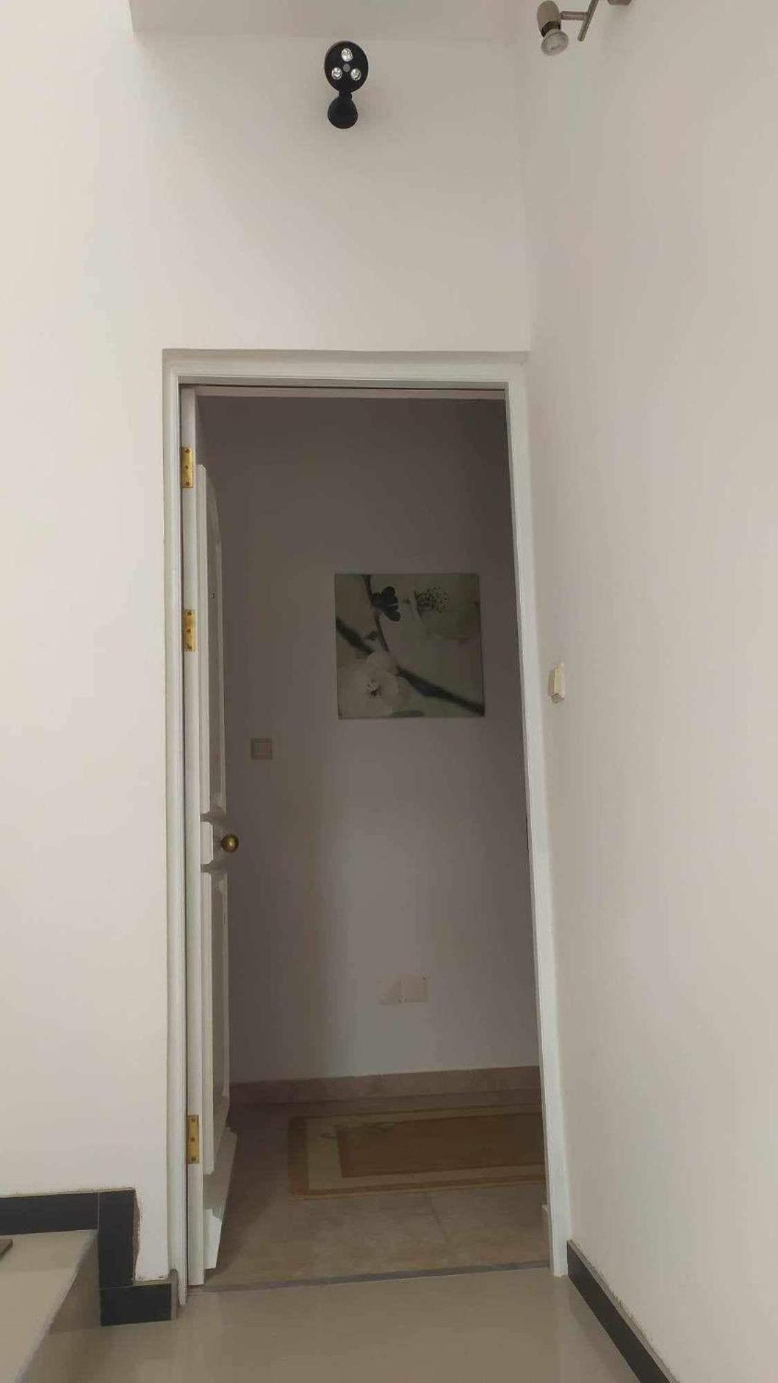 Three-Bedroom Apartment photo 3