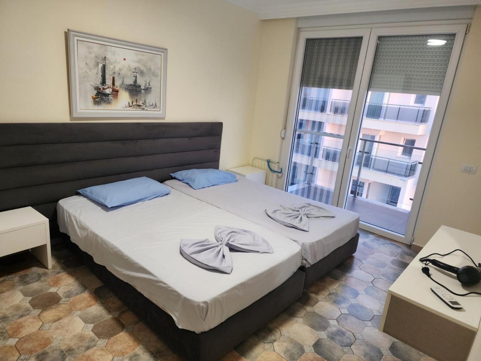 One-Bedroom Apartment photo 2