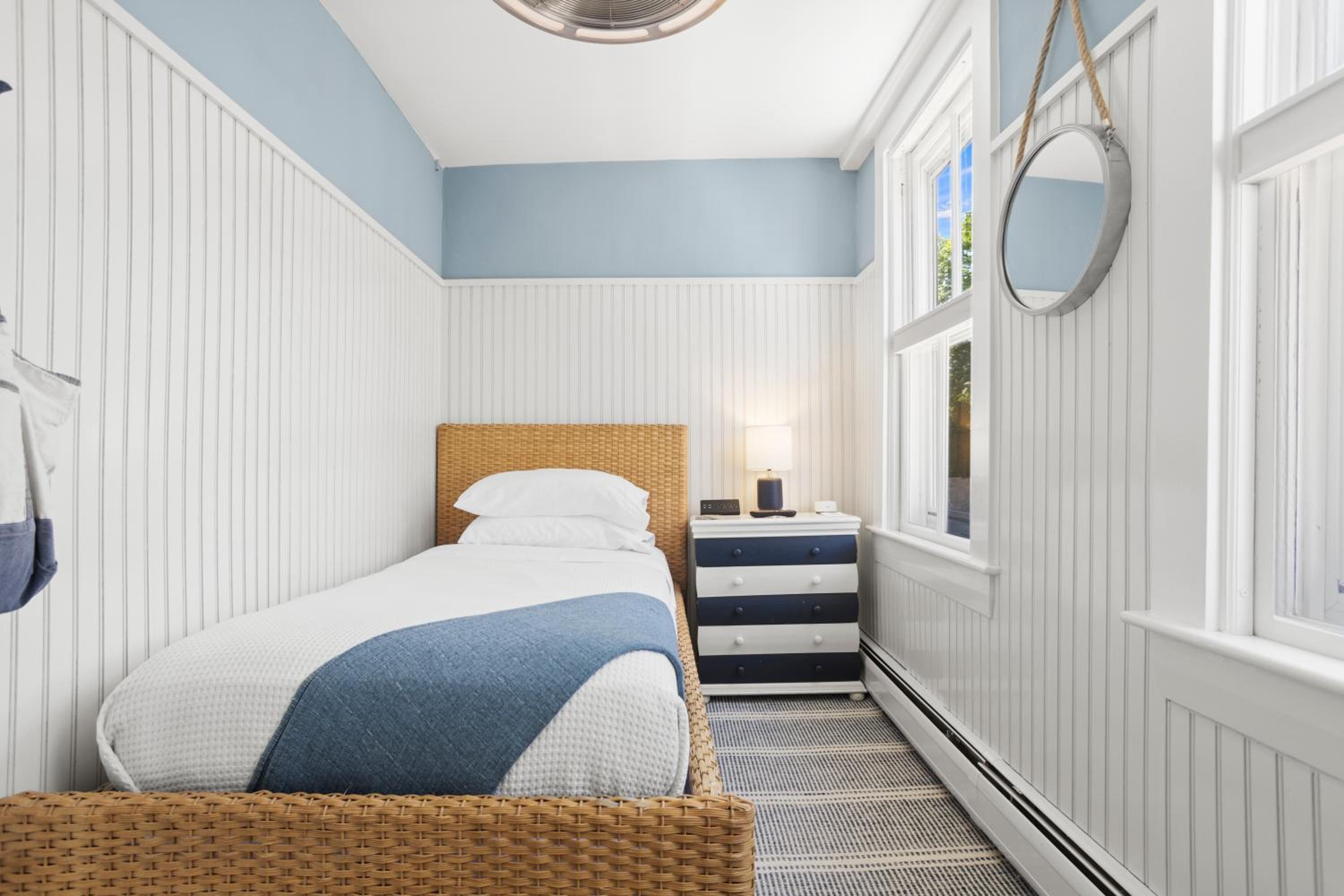 Single Room with Shared Bathroom