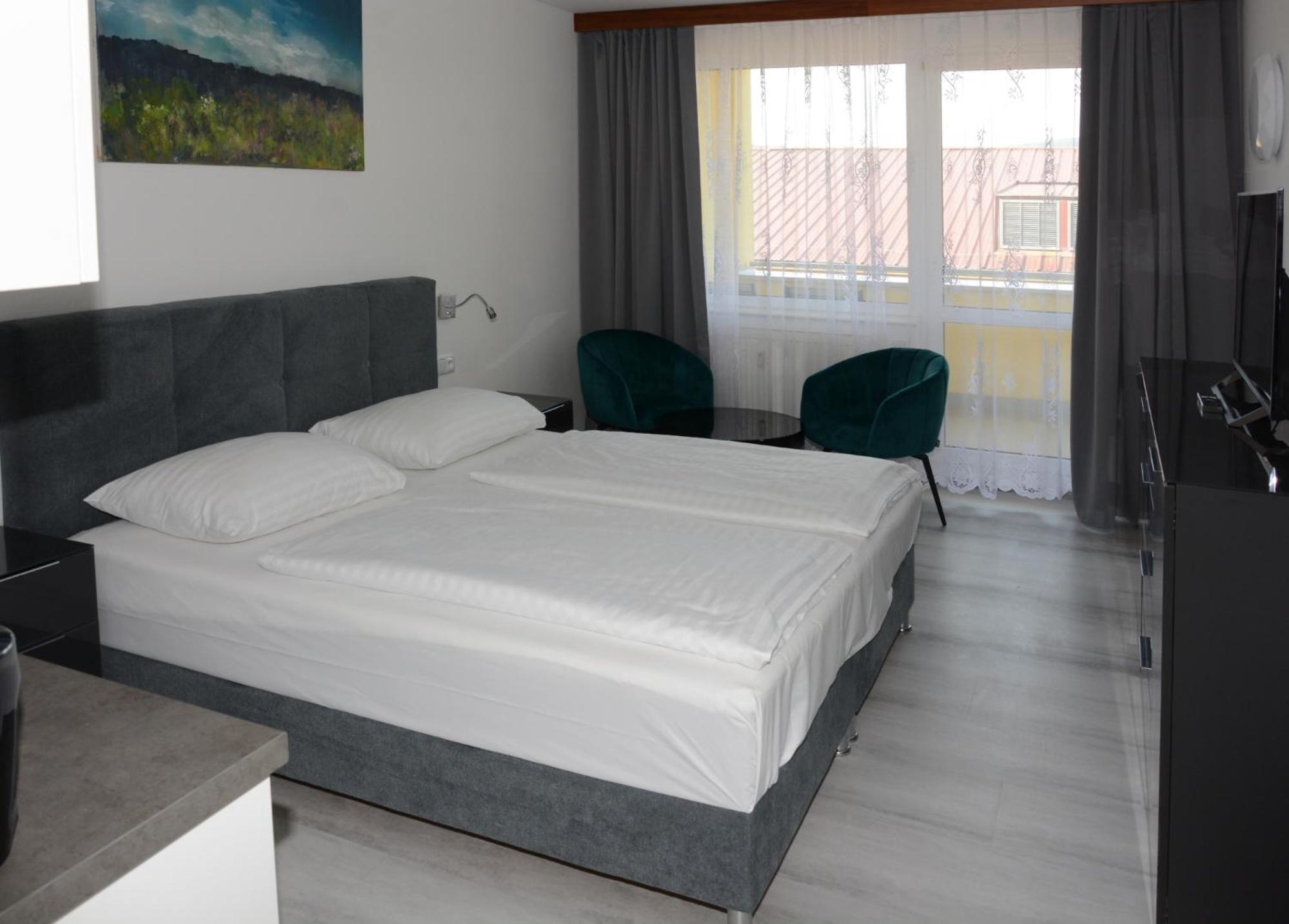 Deluxe Double Room with Balcony - Photo 2