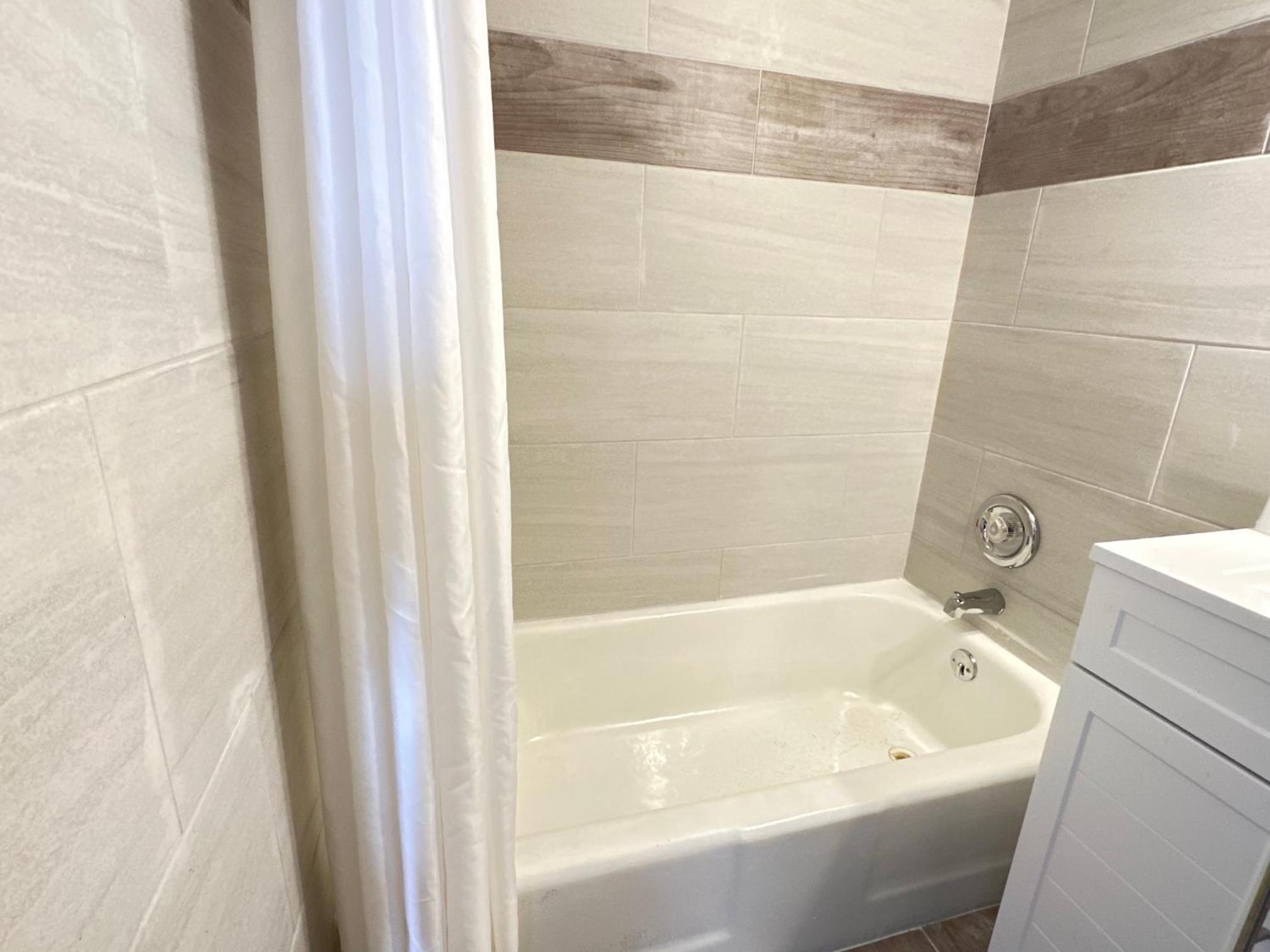 Double Room - Non-Smoking photo 2