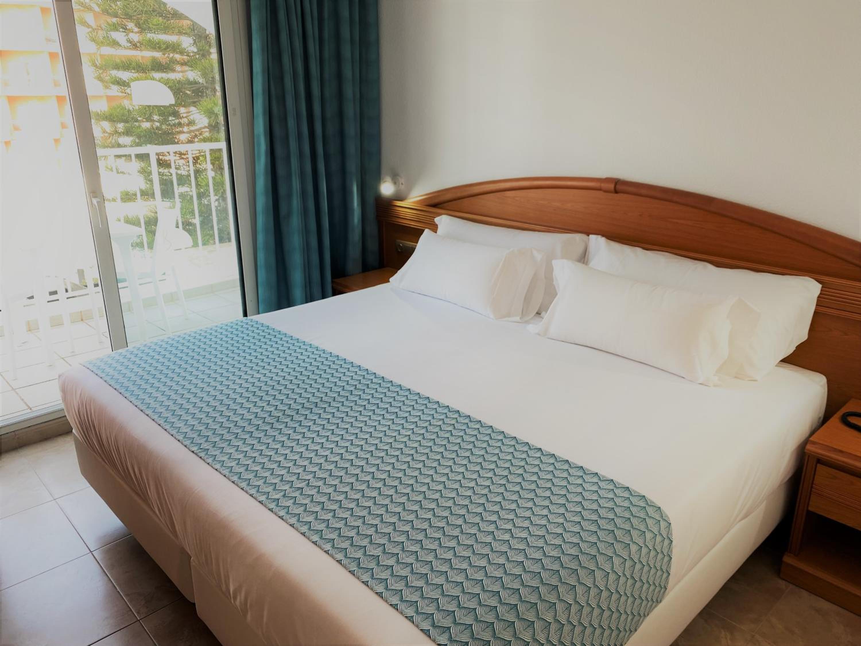 One Bedroom Apartment with Lateral Sea View - Photo 1
