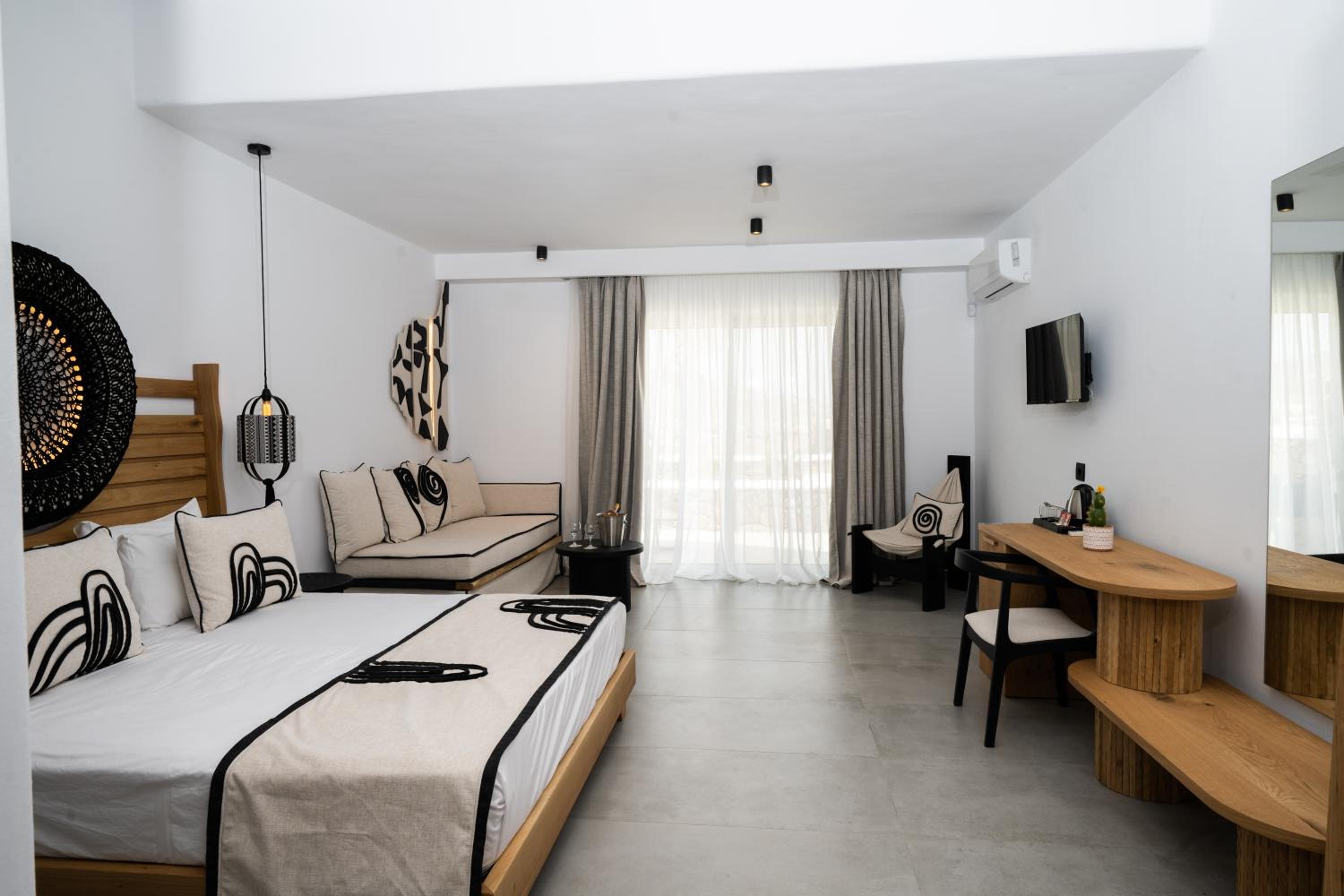 Junior Suite with Garden View - Photo 9