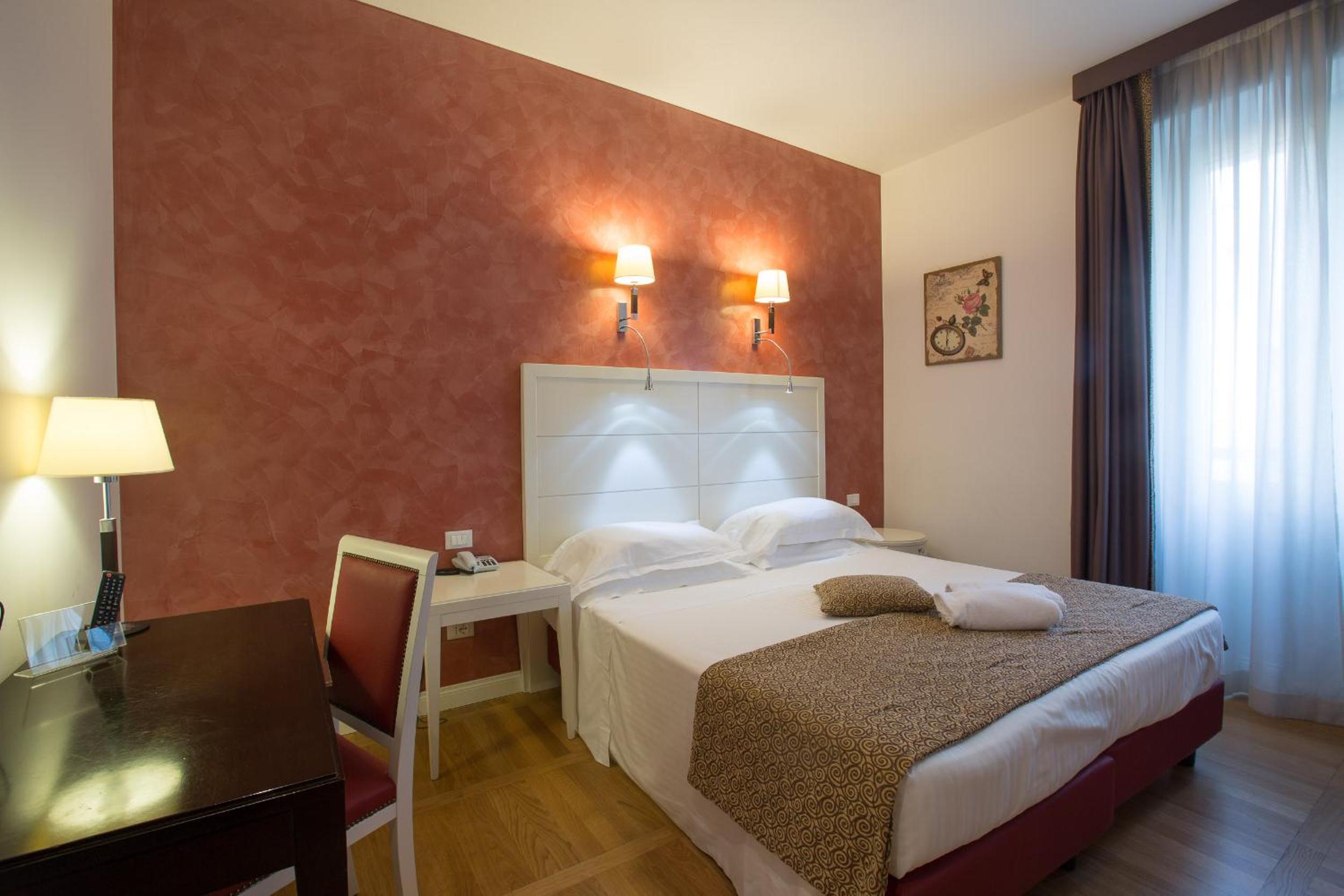 Comfort Double or Twin Room thumbnail 5