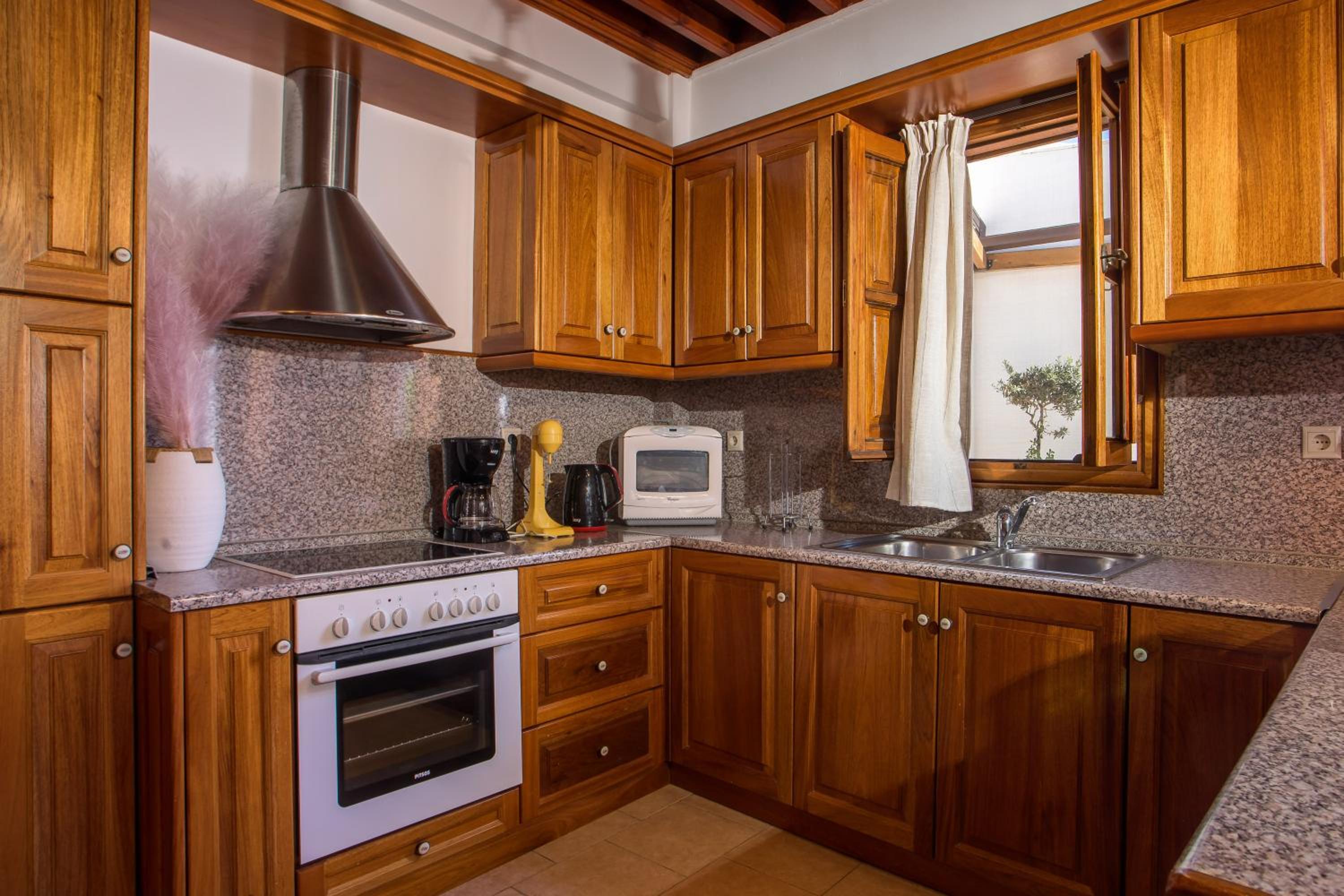 Two-Bedroom House photo 3