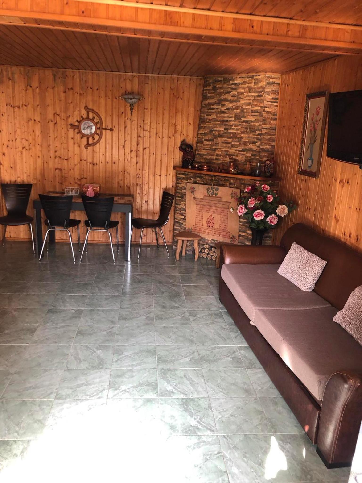 One-Bedroom House photo 1