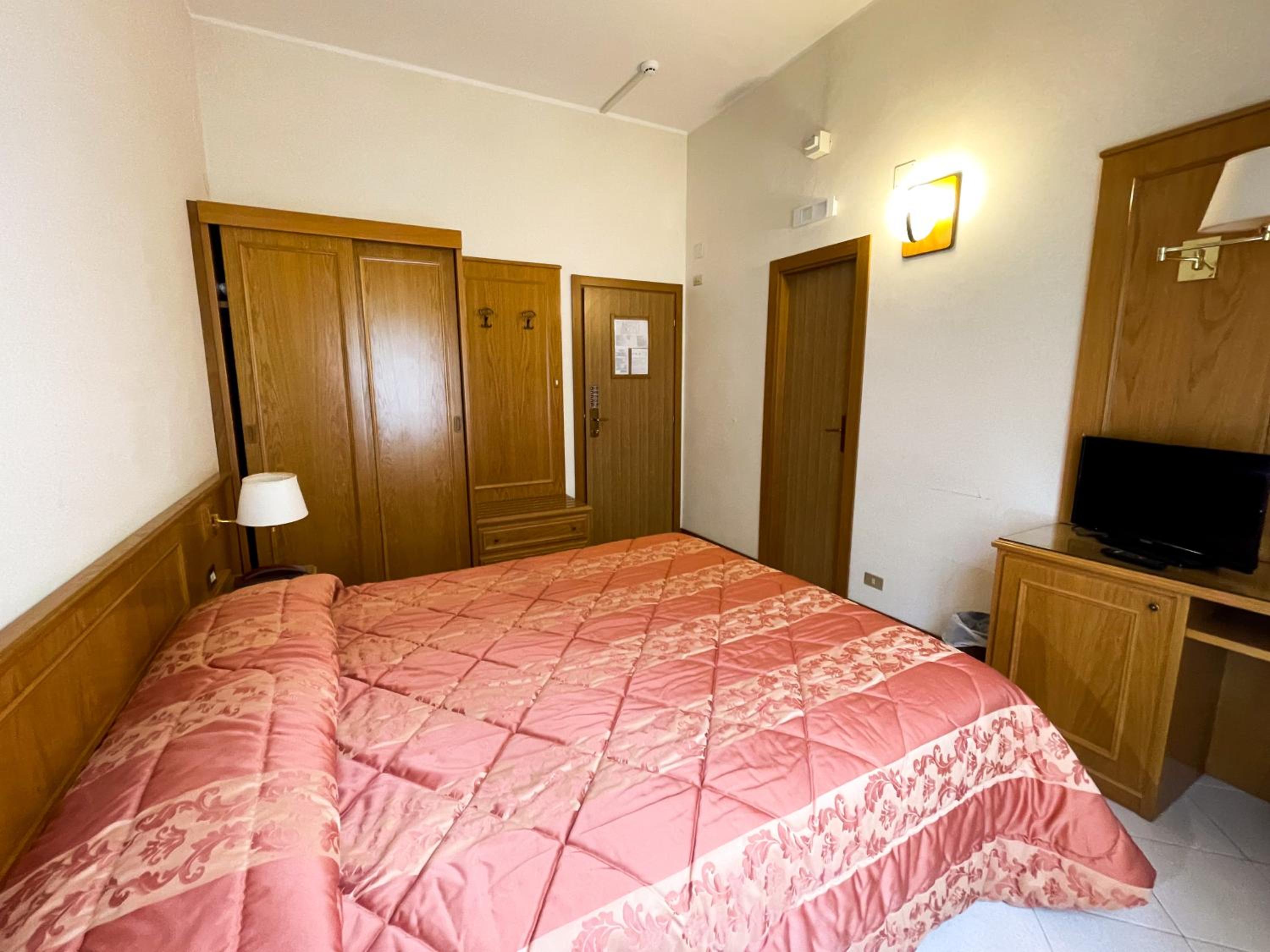 Double Room with Lake View photo 2