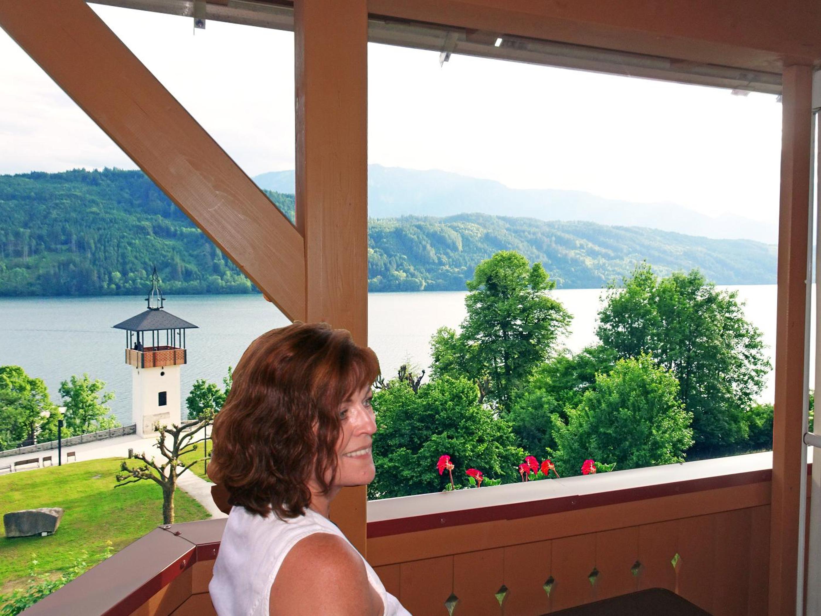 Studio with Balcony and Lake View photo 2