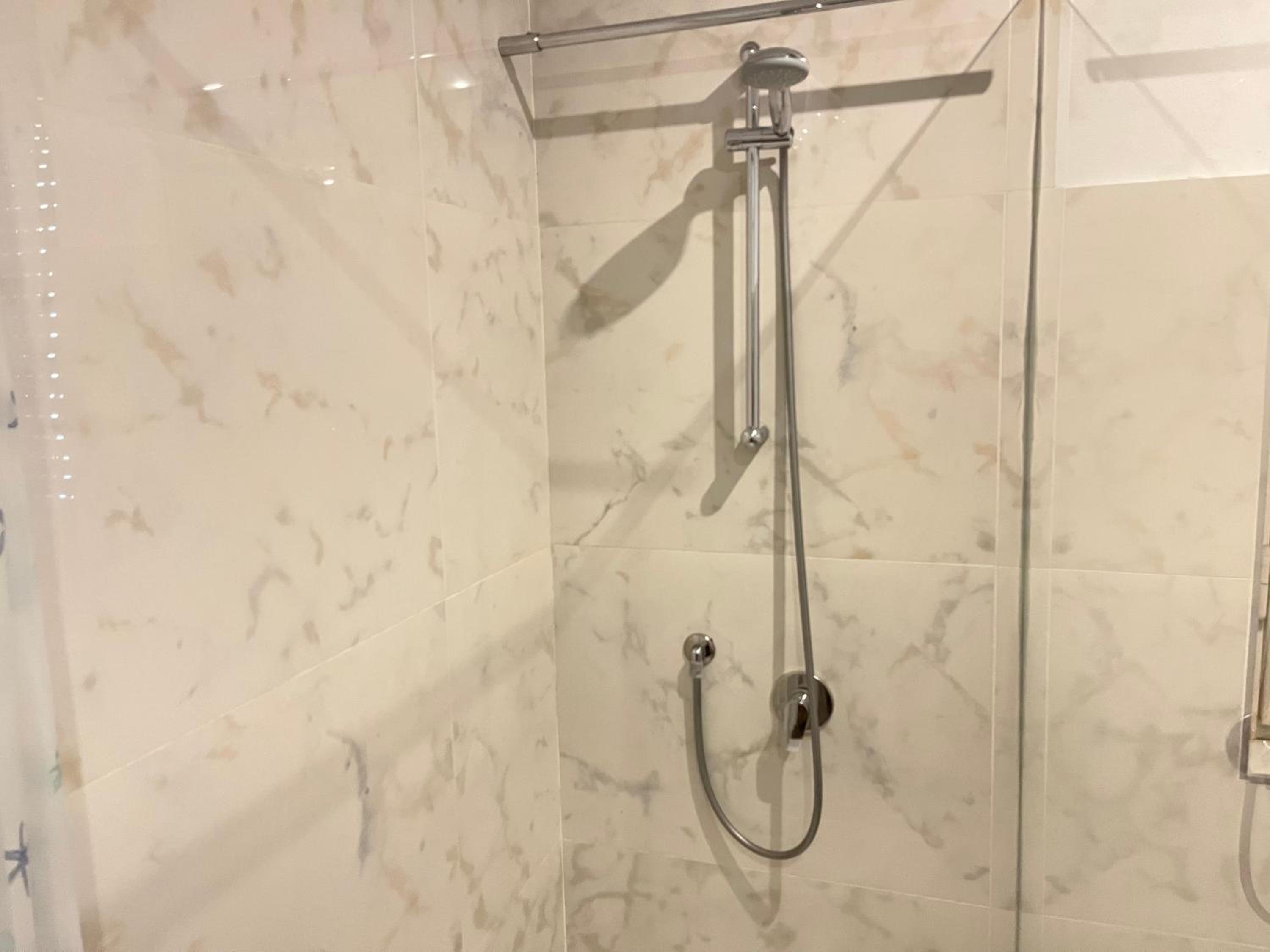Double Room with Private External Bathroom photo 3
