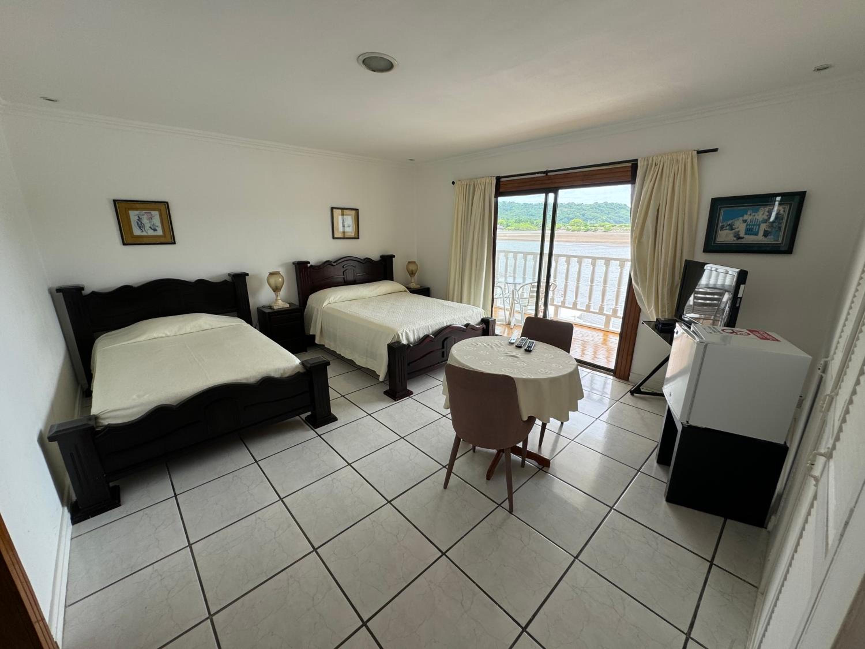 Basic Triple Room photo 3