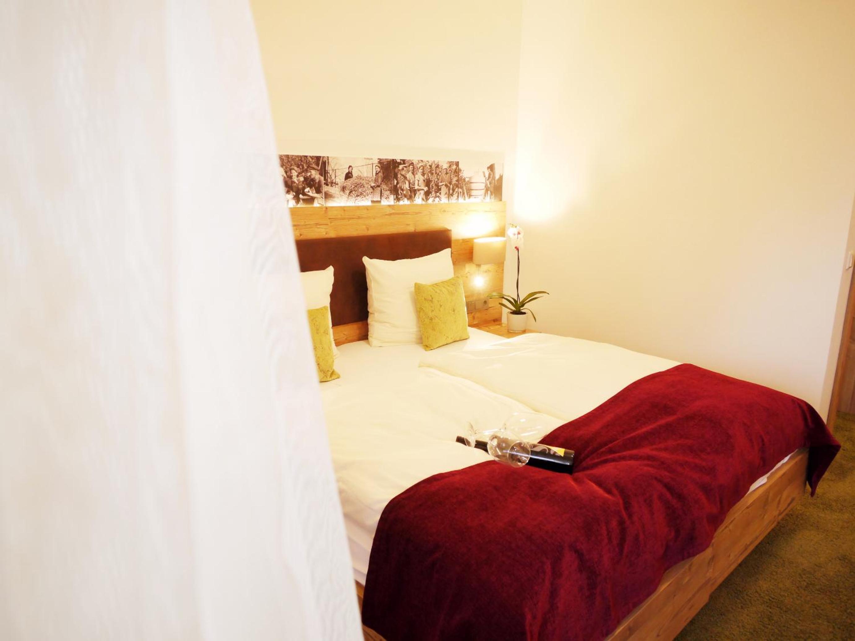 Premium Double Room - Photo 17