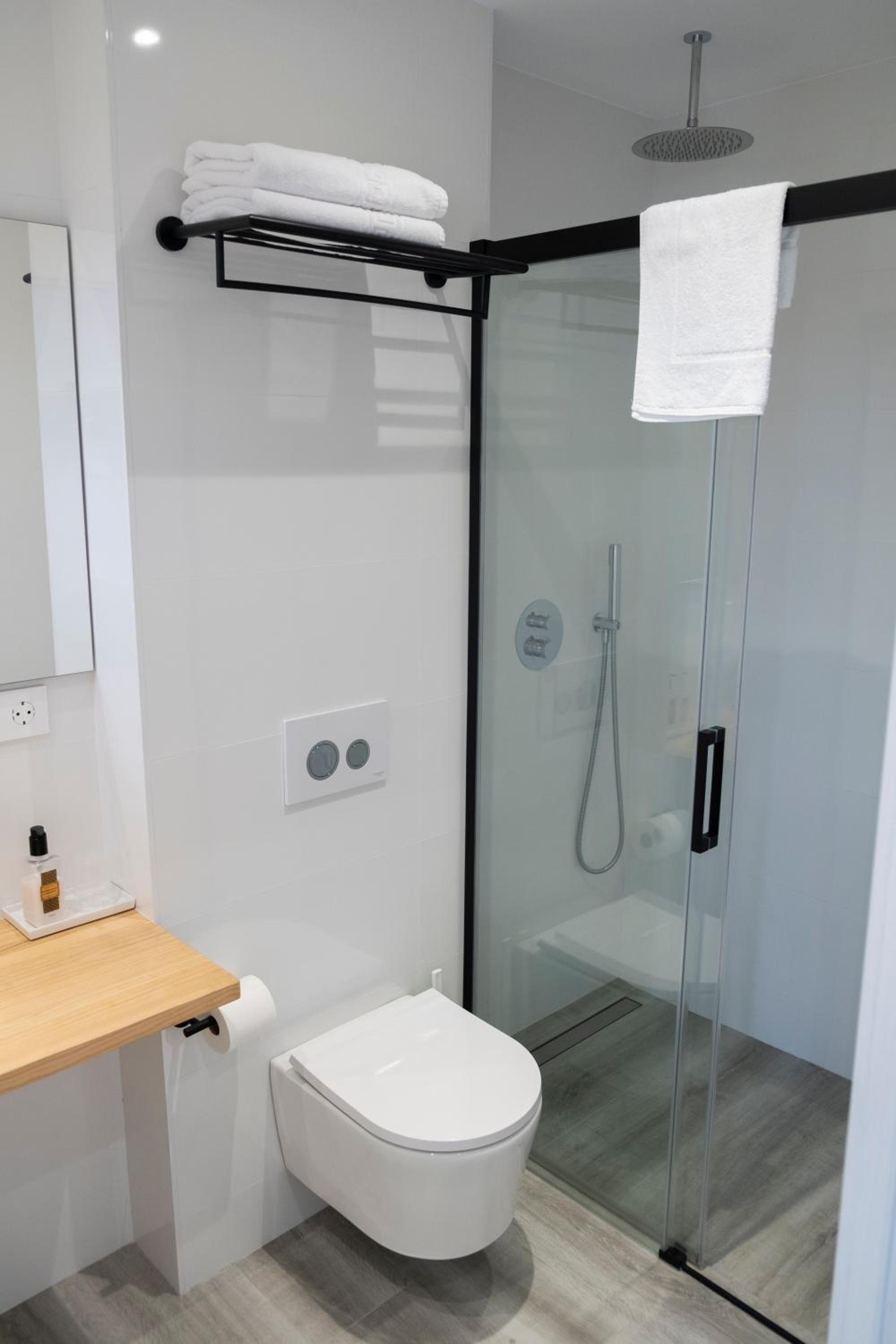 Single Room with Balcony photo 3