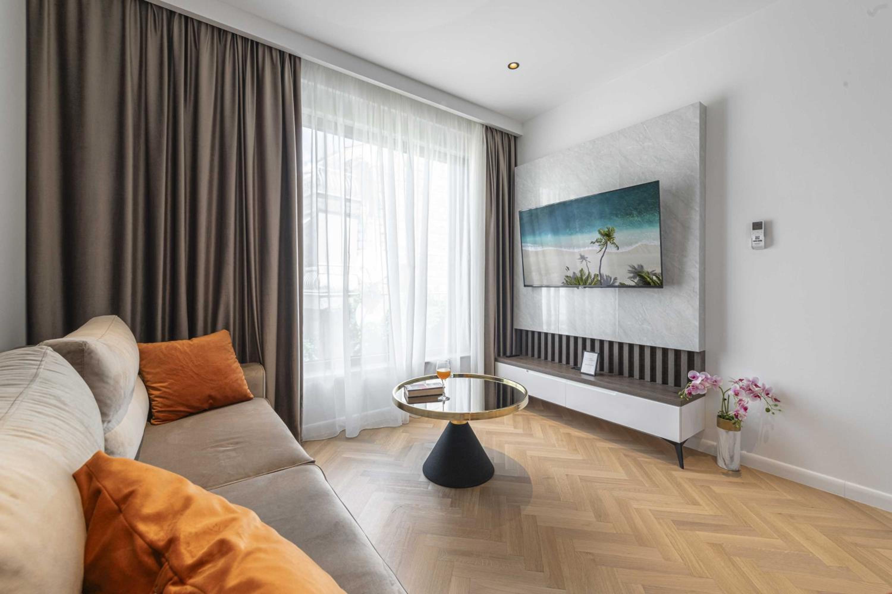 Comfort One Bedroom Apartment with Balcony