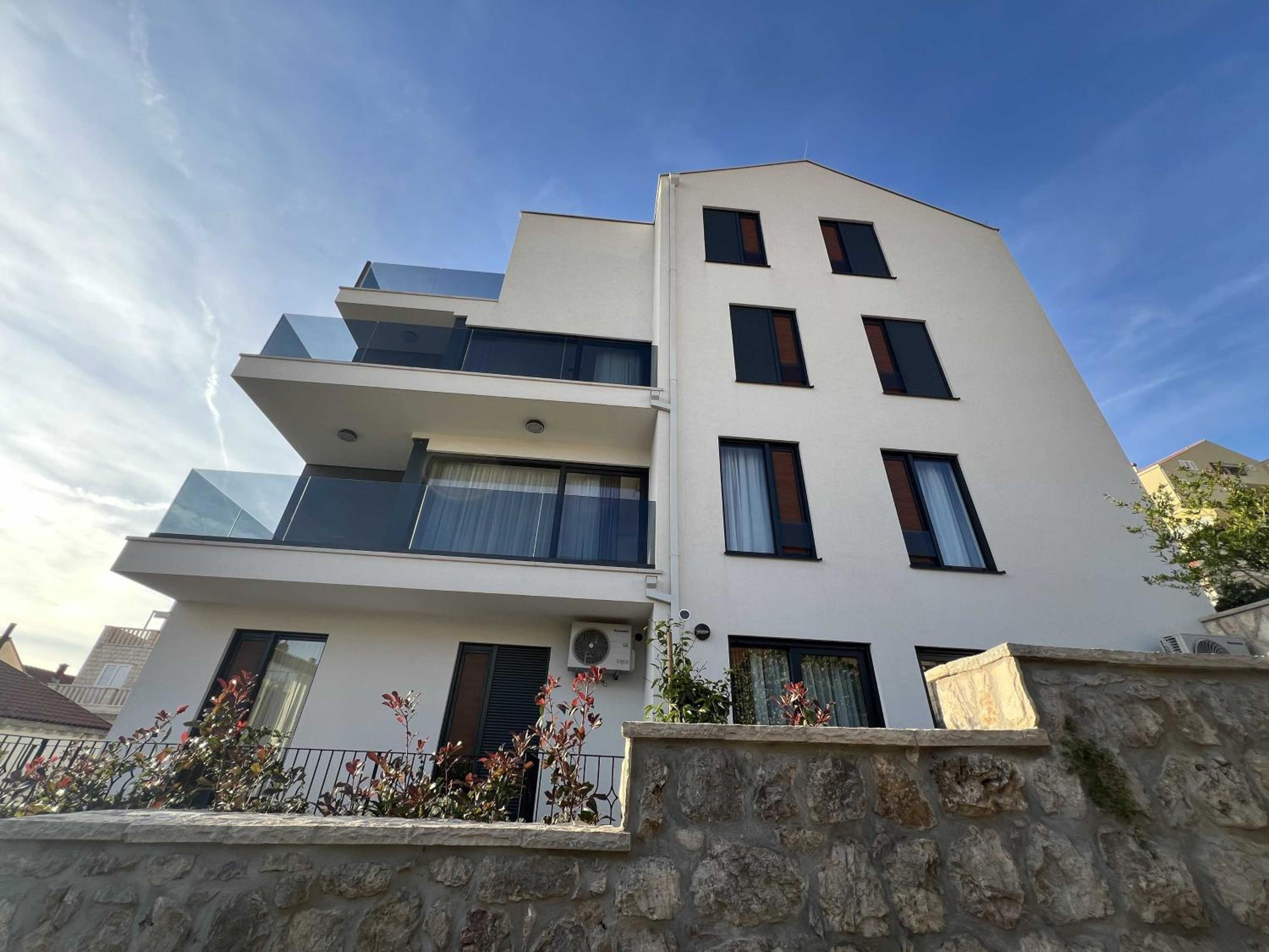 Four-Bedroom Apartment with Terrace