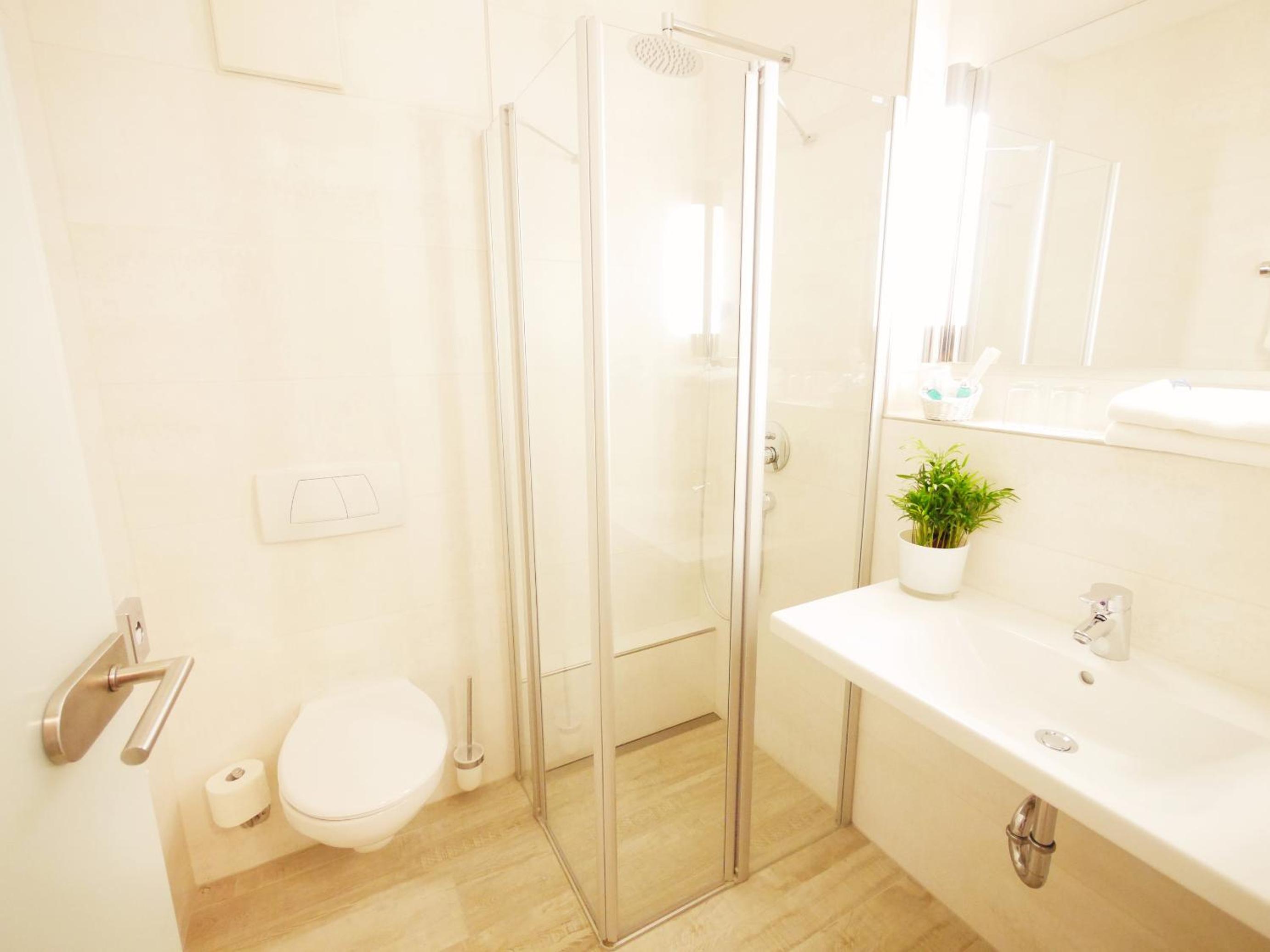 Premium Double Room - Photo 8