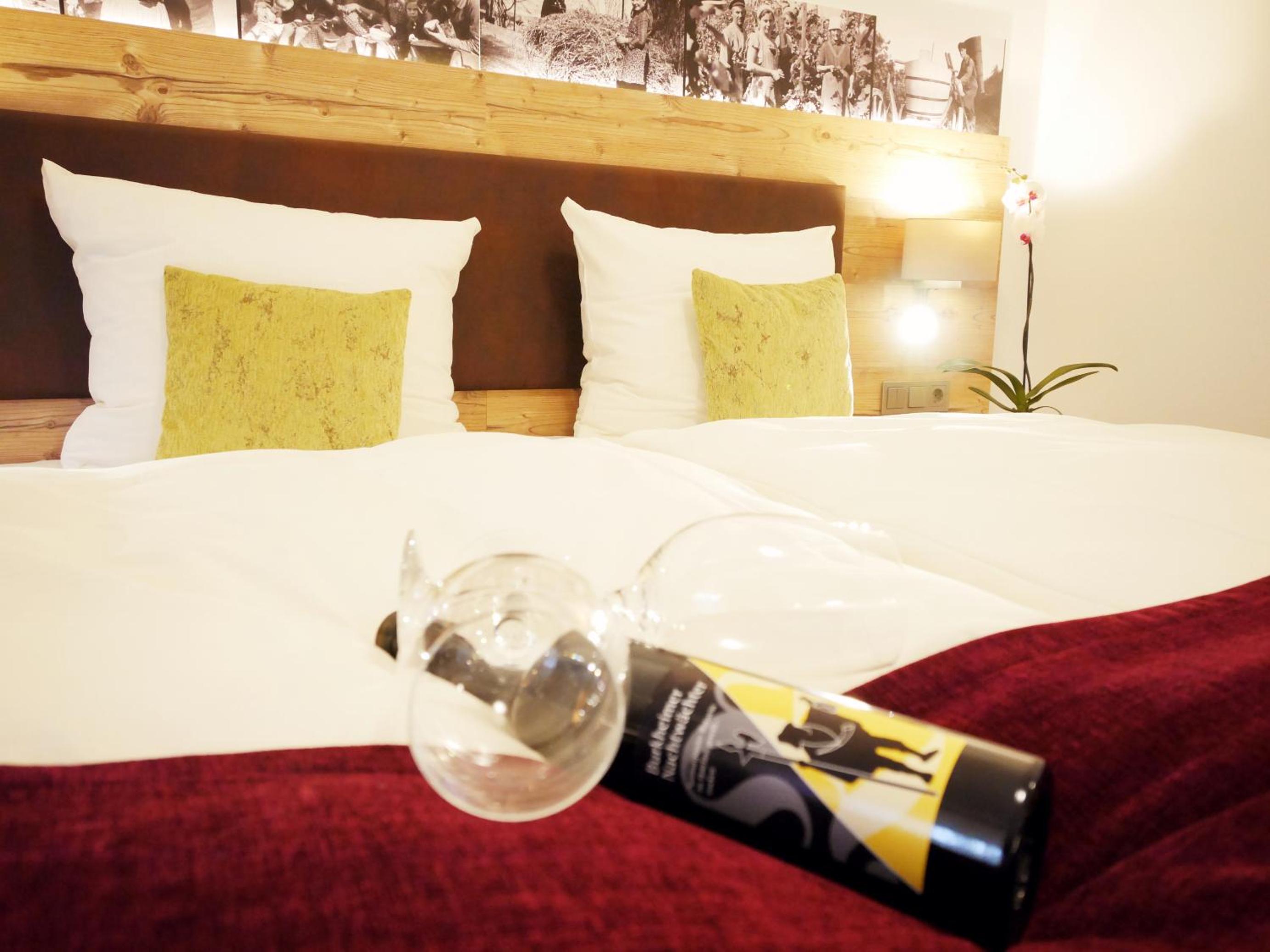 Premium Double Room - Photo 12
