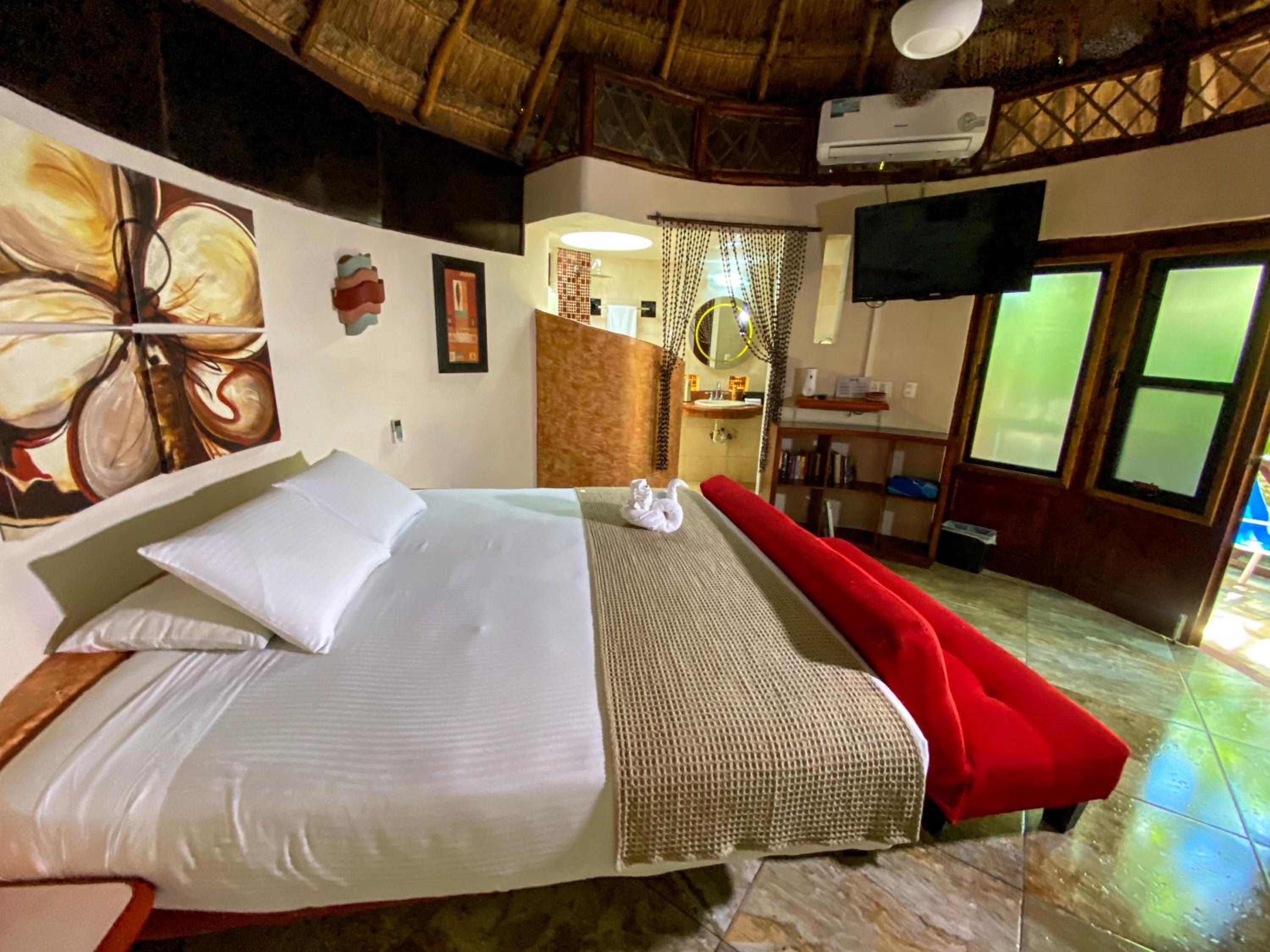 King Suite Roja - Photo 2